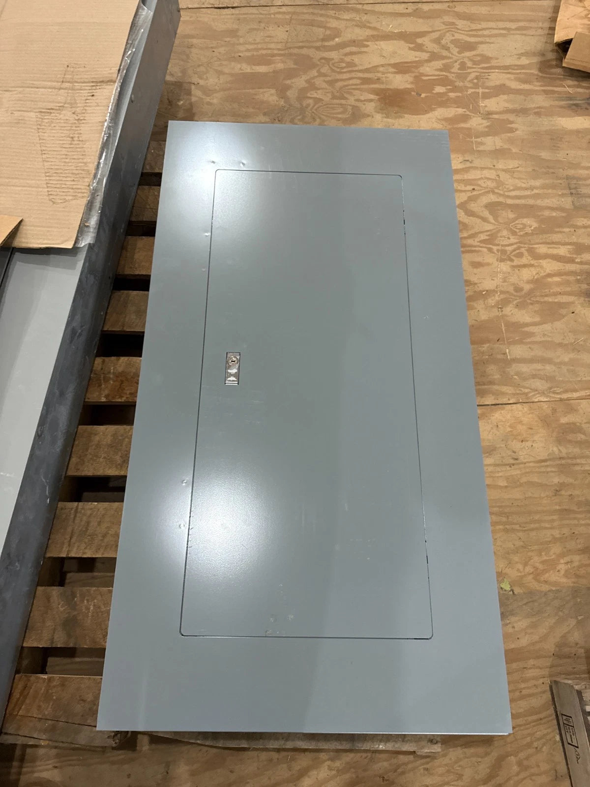 Square D NQ42L2 Panelboard 225A 240V 1PH 3W MLO 225 Amp Panel 42 Cir MH38 Used