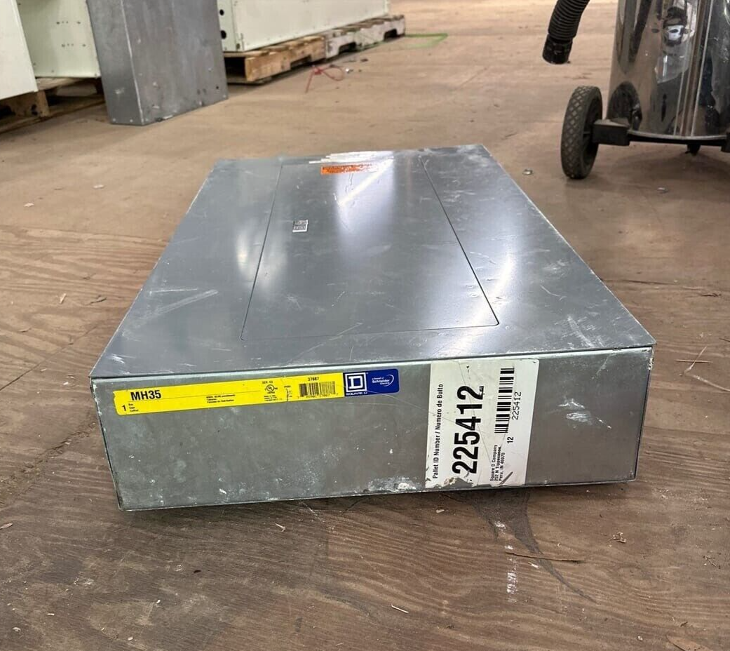 SQD NQOD442L225CU NQOD Panelboard 225A 240V 3PH 4W 42 CIR MLO Main Lug 225 Amp P511 Used