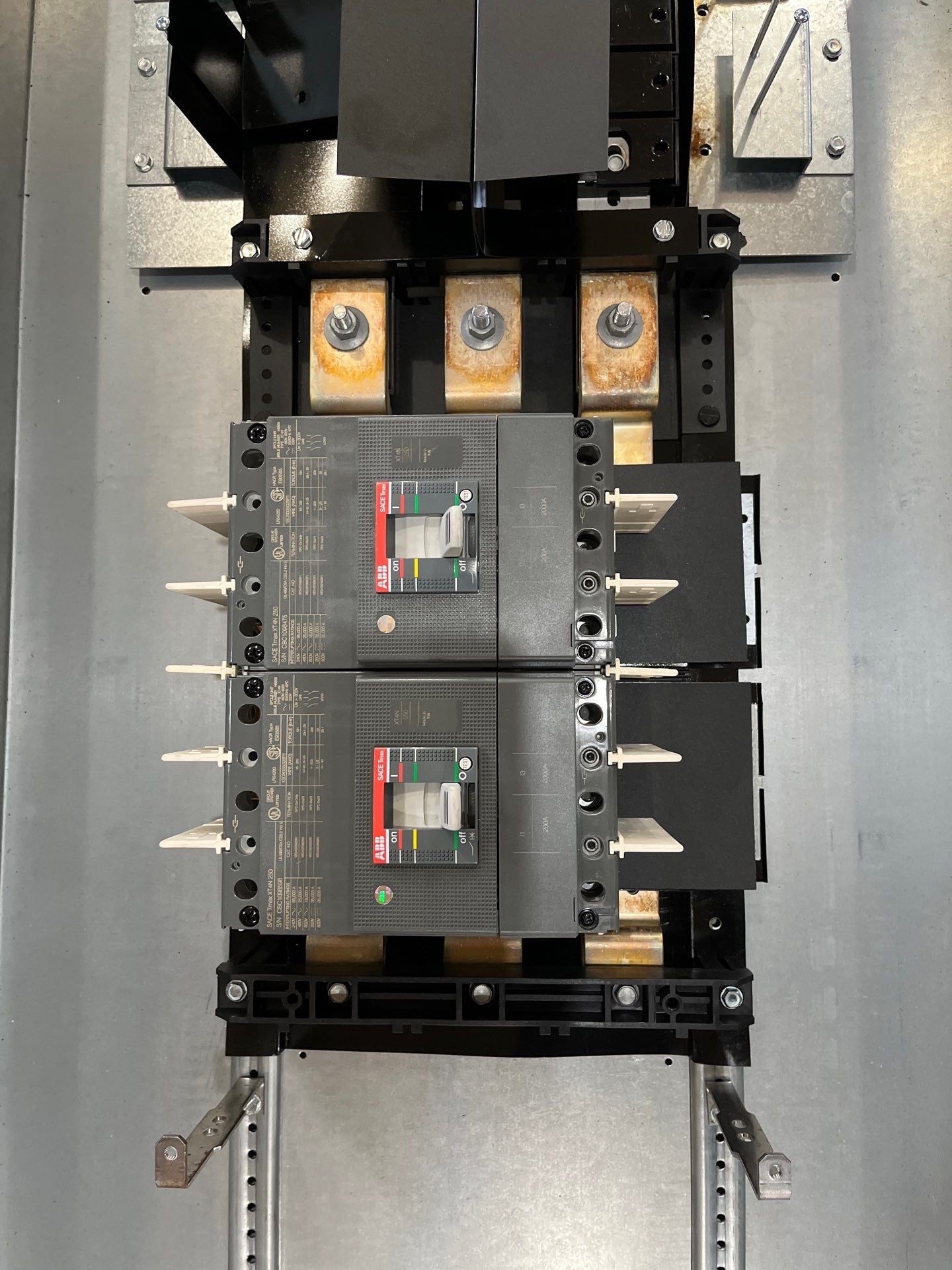 GE ADF3244MBX ReliaGear Lighting Panelboard 400A 480V 3PH XT4N250 New