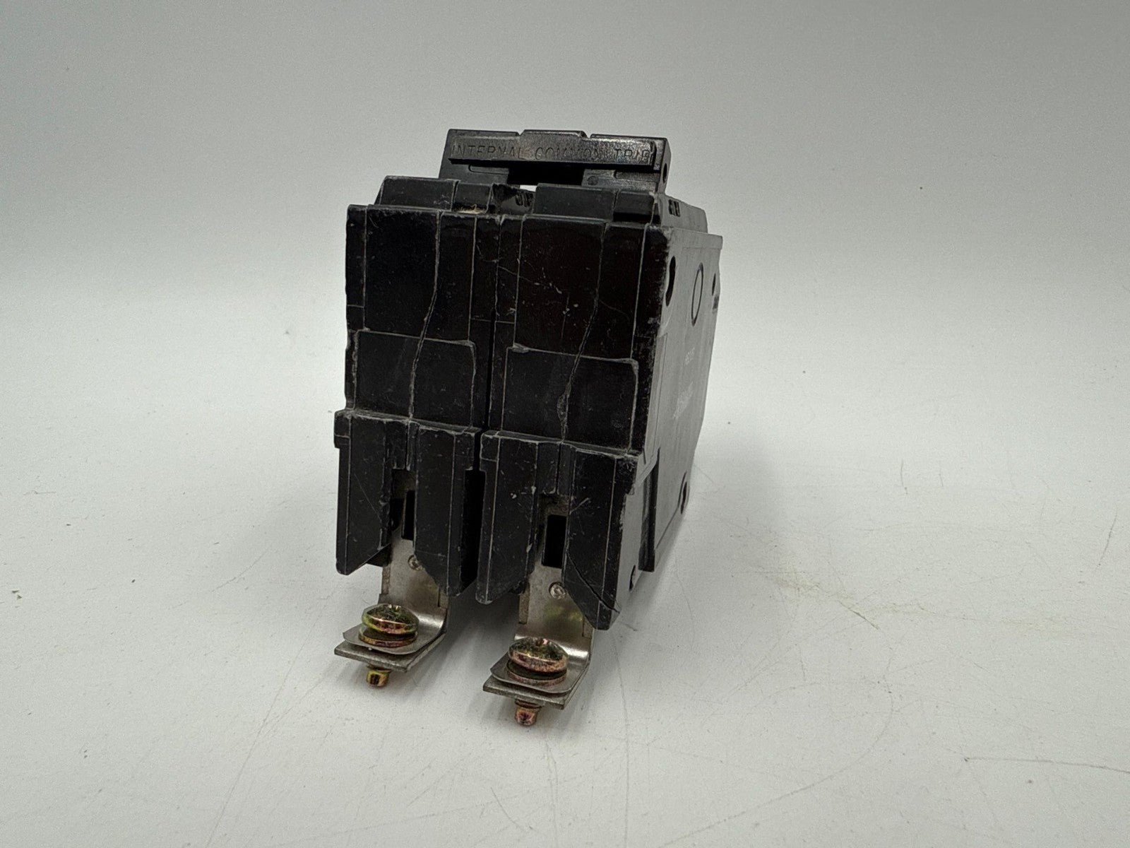 GE THHQB2125 Circuit Breaker 25A 2P 240V 22kA THHQB 25 AMP 2 Pole Bolt On New