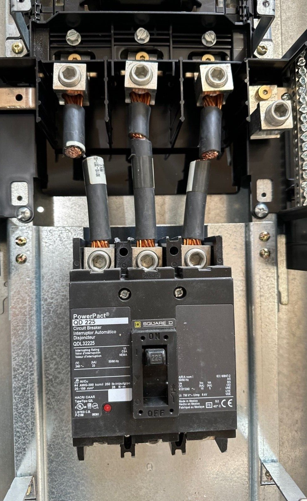 Square D NQ Panelboard 225A 208Y/120V 3PH 4W MCB Main QDL32225 42 Cir Nema 1 P545 Used