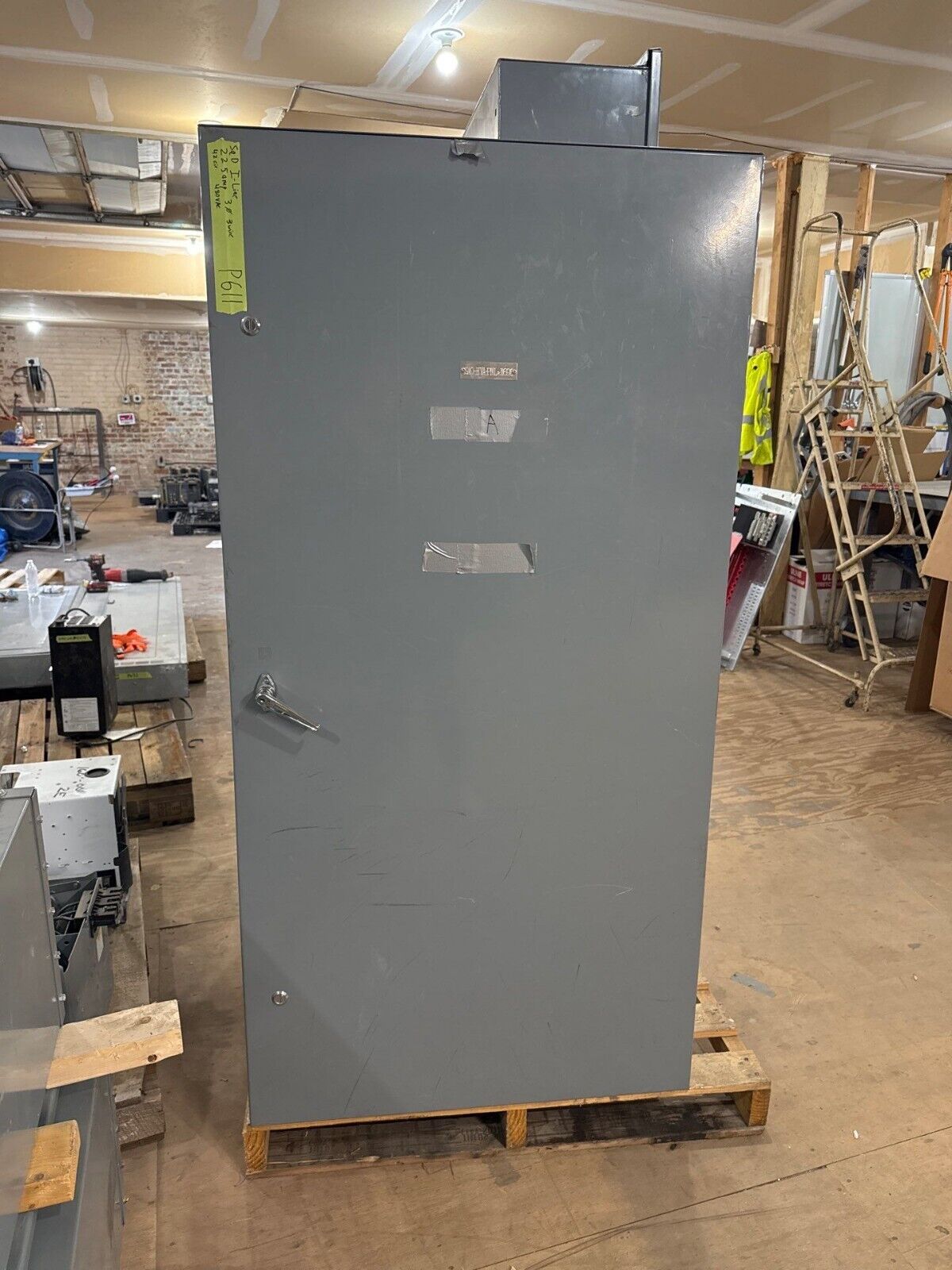 Square D HCM I-Line Panelboard 225A 480V 3PH 3W MCB 30 Circuit 3R Outdoor Encl P611 Used