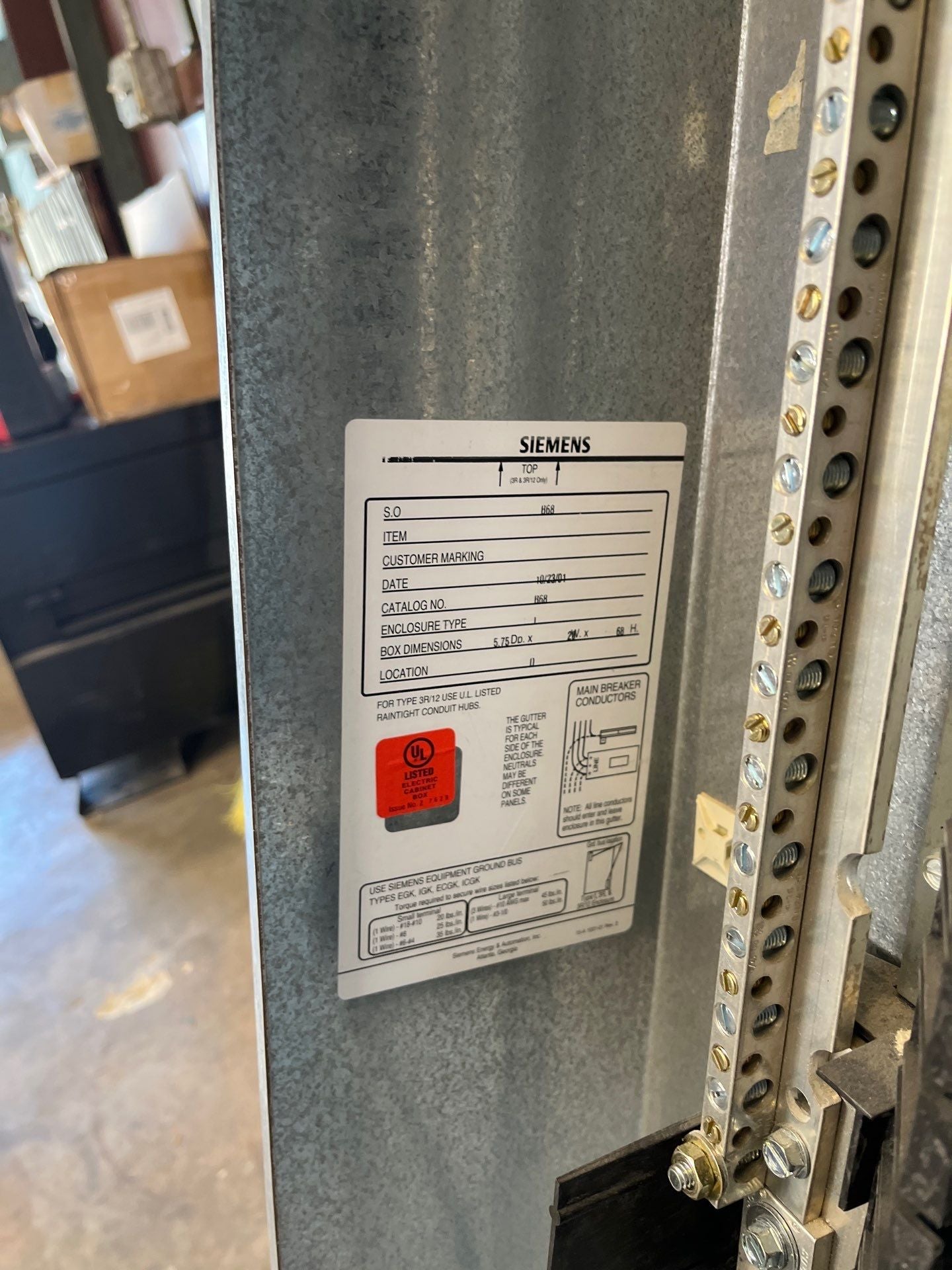 Siemens P1C42ML400ABF P1 Panelboard 400A 208/120V 3PH 4W 42 Cir MLO Indoor Encl B68 Box Used