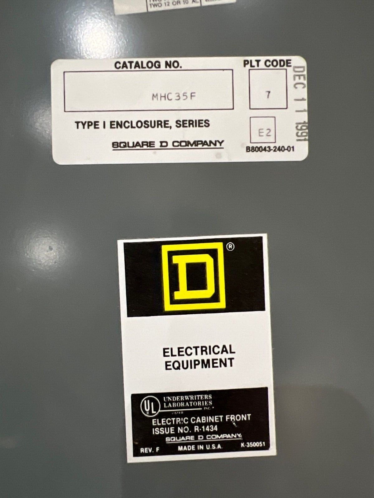 Square D NQ Panelboard 100A 208Y/120V 3PH 4W Indoor Encl 42 Circuit MCB MH35BE P621 Used