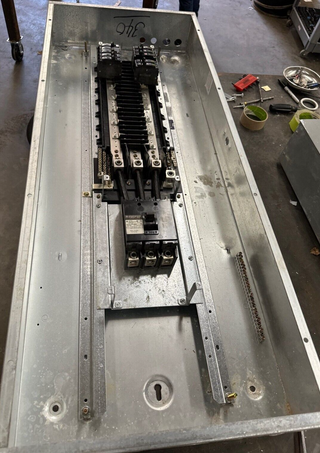 Square D NQOD442M225 Panelboard 225A 208Y/120V 3PH 4W MCB Main Q2L3100 100 Amp P394 Used