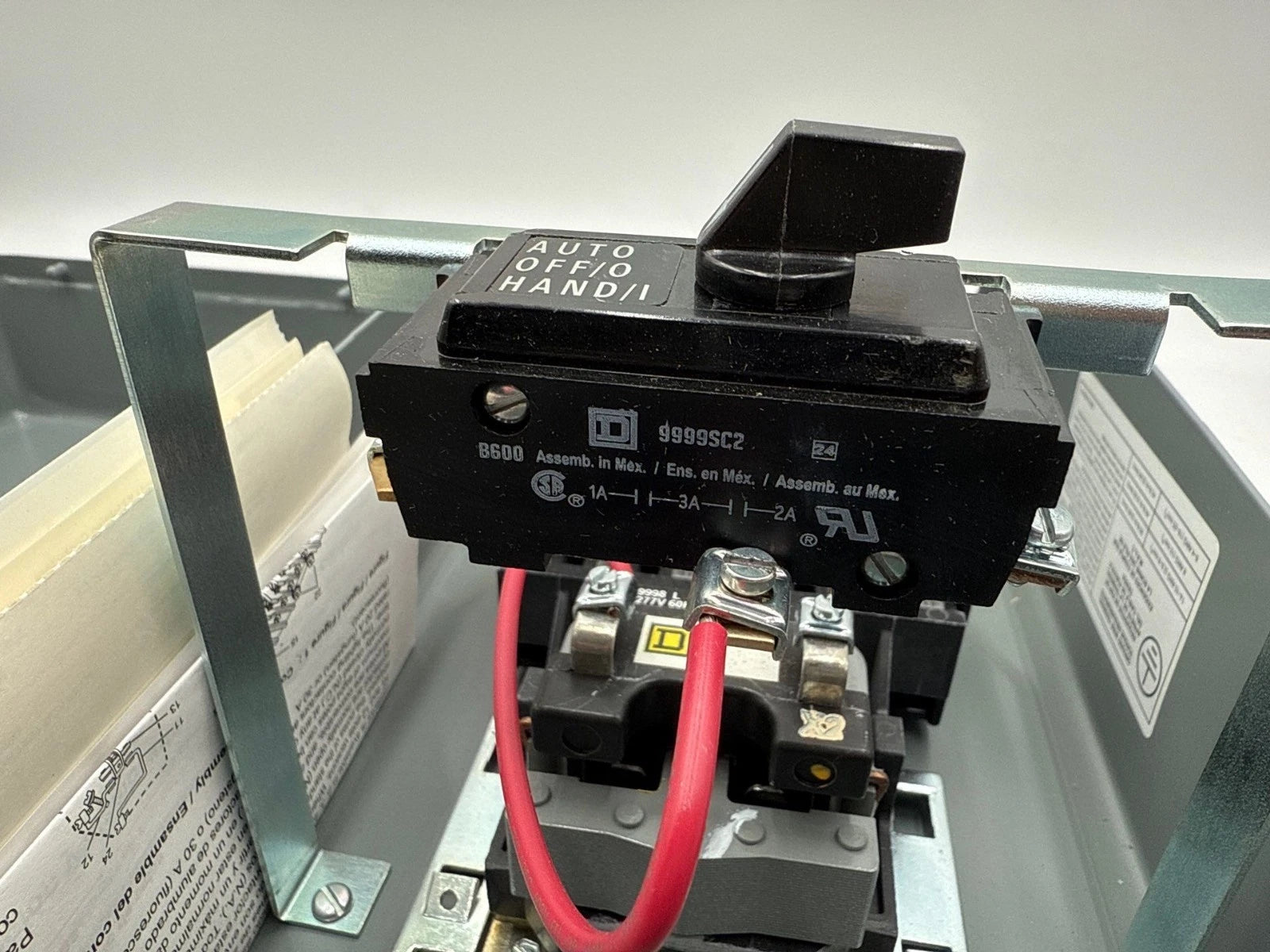 Square D 8903LG60V04C Lighting Contactor Electrically Held 6Pole 30A Coil 277V New