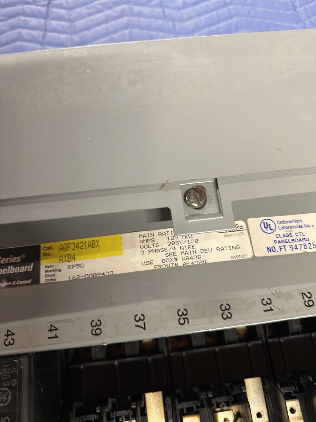 GE AQF3421ABX Panelboard 125A 208Y/120V 3PH 42 CIR Indoor Main THQB32100 MCB P030 Used