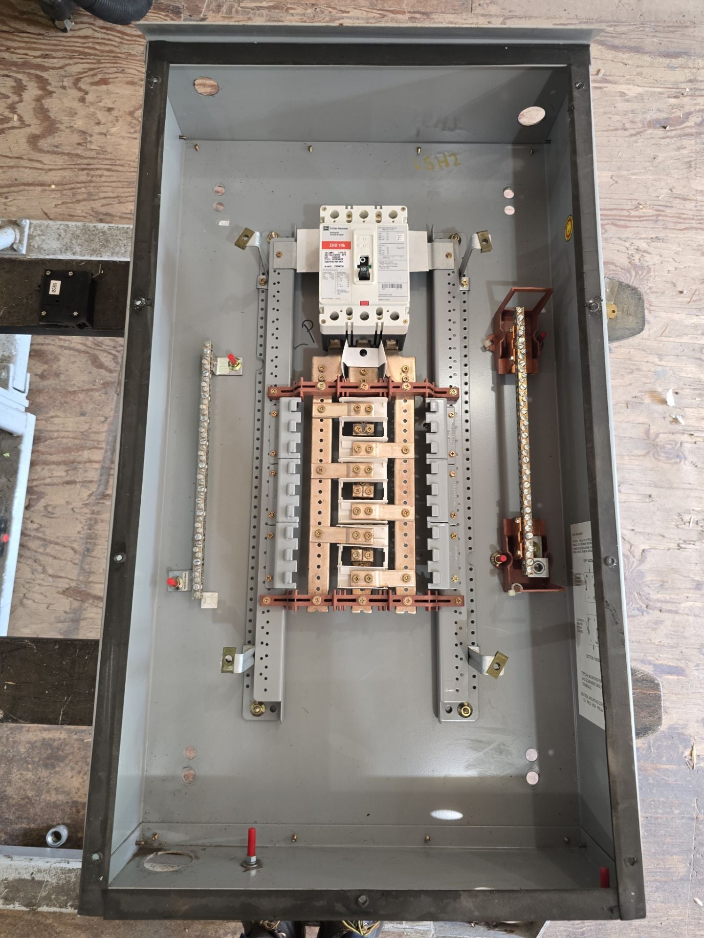 Eaton PRL1A Panelboard 100A 208/120V 3PH 4W 18 Cir 3R Encl MCB Main EHD3100 Used