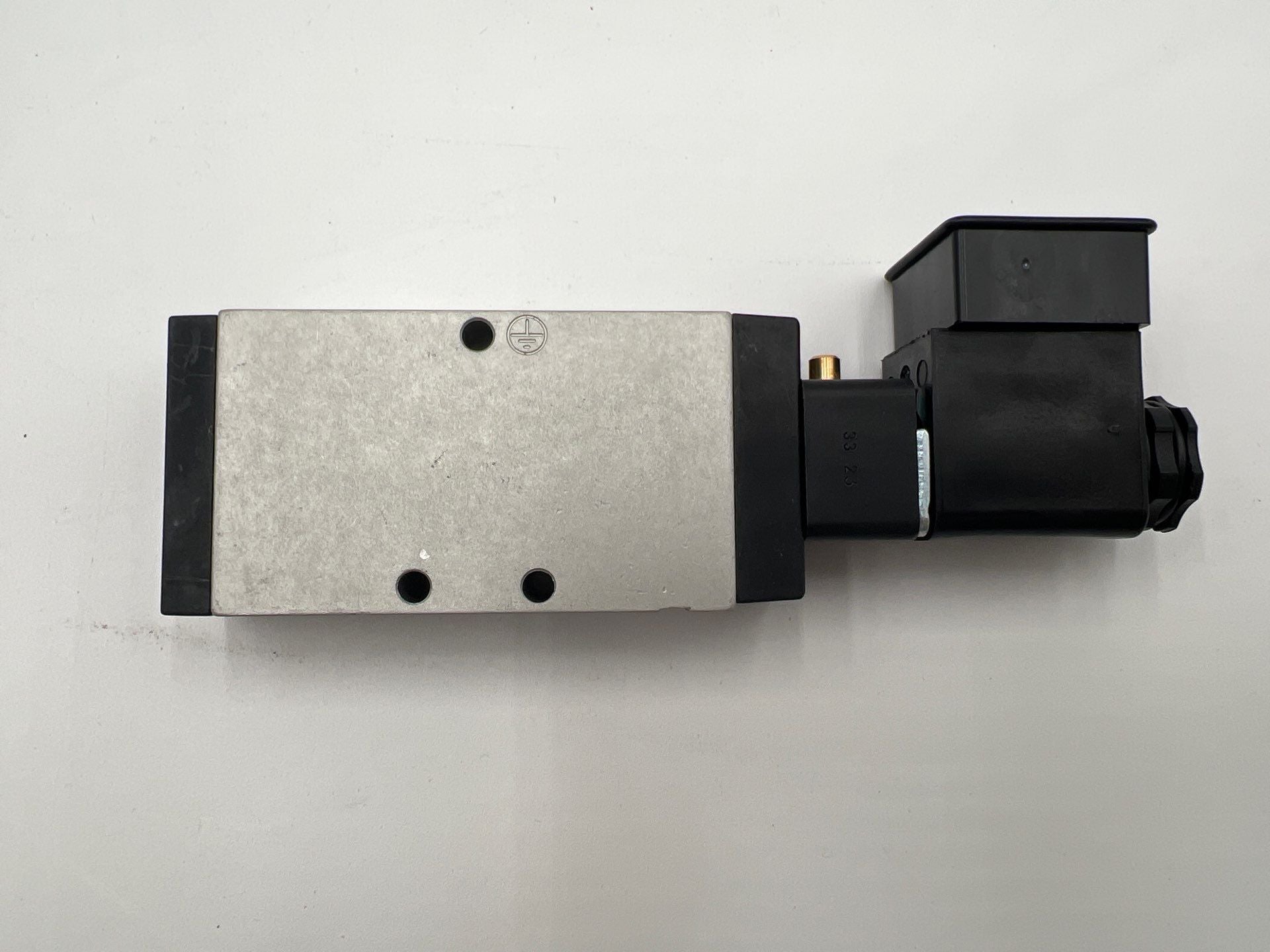 Parker P2LAX511ESNDDB49 New