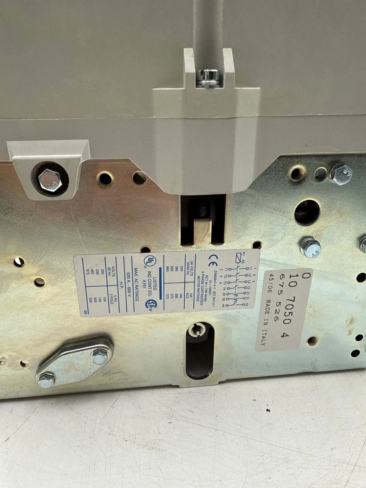 Eaton CE15UN3 Contactor 520A 3P 600V 350HP Freedom Coil 110-120V CE15UN3A80 New