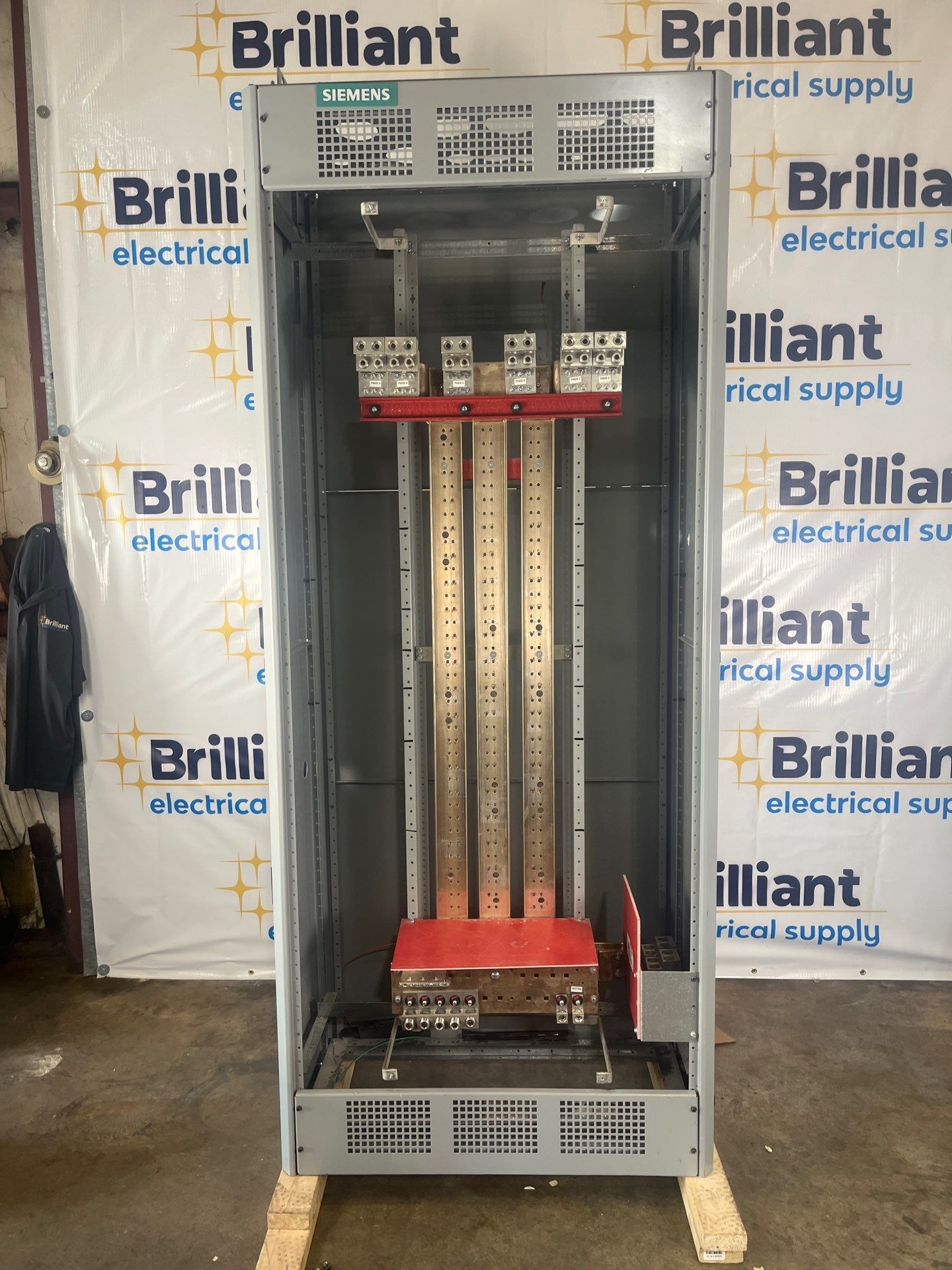 Siemens SB Switchboard 2000A 480/277V 3PH 4W MLO Indoor Encl 2000 Amp Used