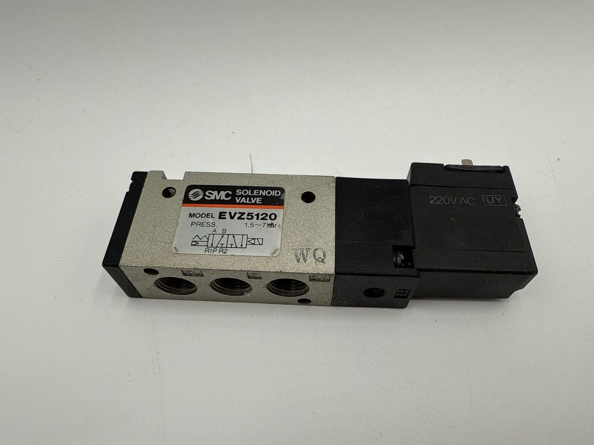 SMC EVZ5120 Solenoid Valve 1.5-7bar 5 Port Used