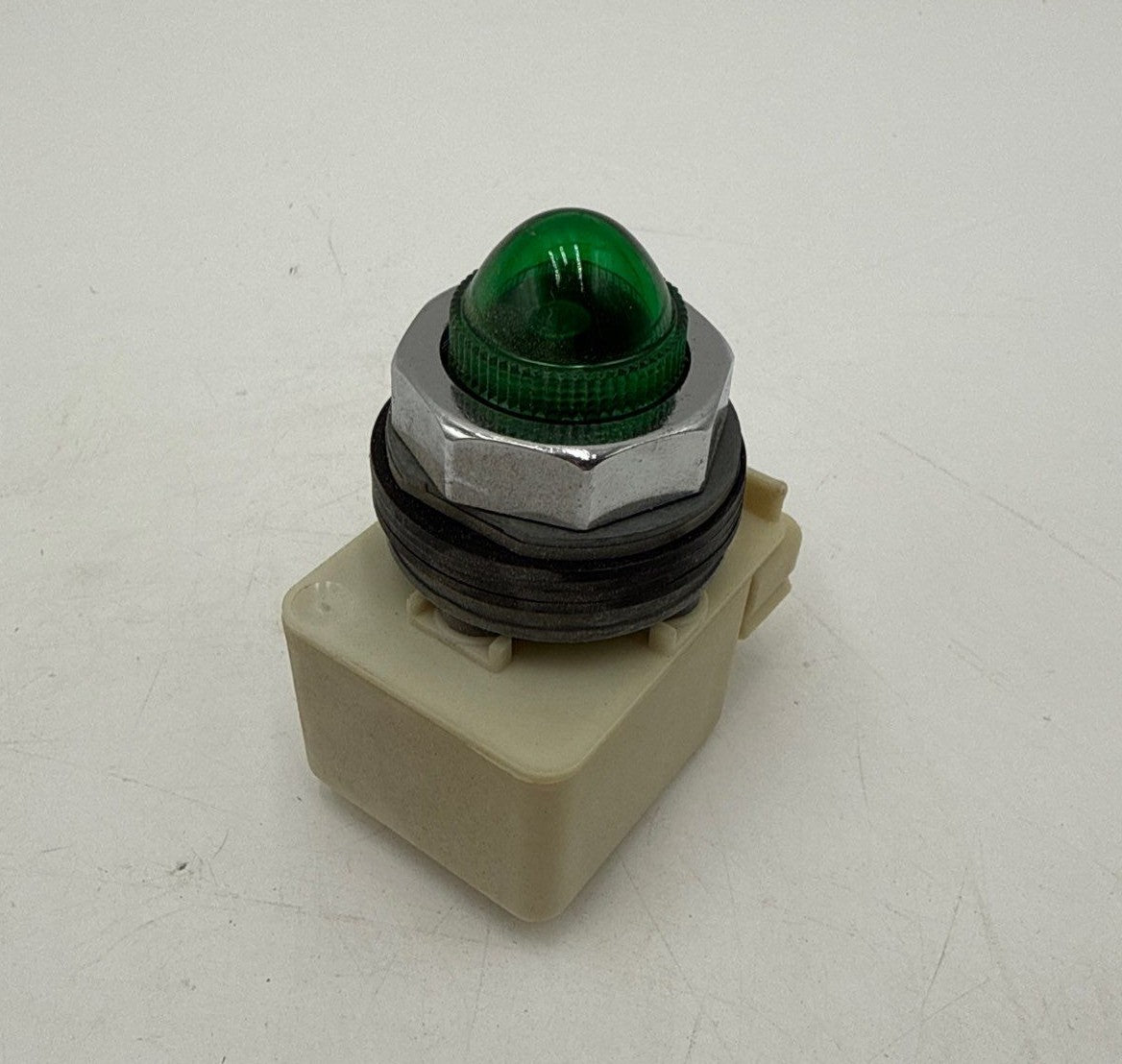 Square D 9001KP38G9 Standard Pilot Light Green Indicator Lamp 120V New