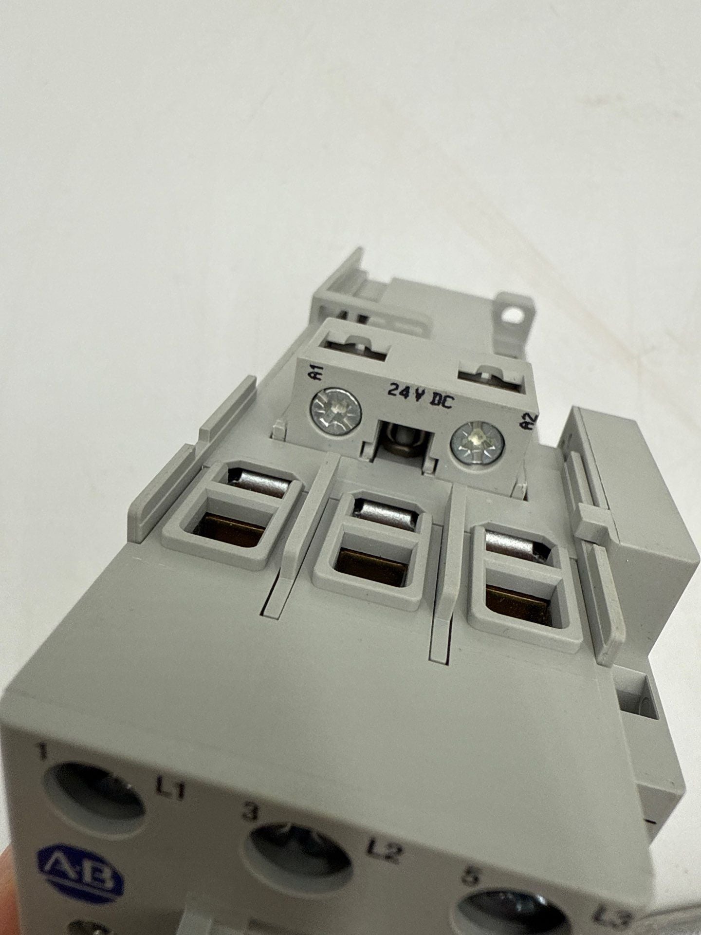 Allen Bradley 100-C37ZB10 New