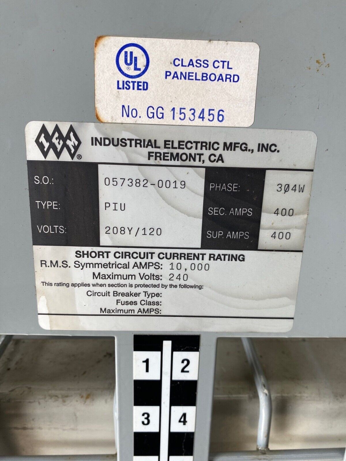 CH PIU75 Panelboard 400A 208/120V 3PH 4W 42 Circuit Indoor Encl MCB DK3400W P461 Used