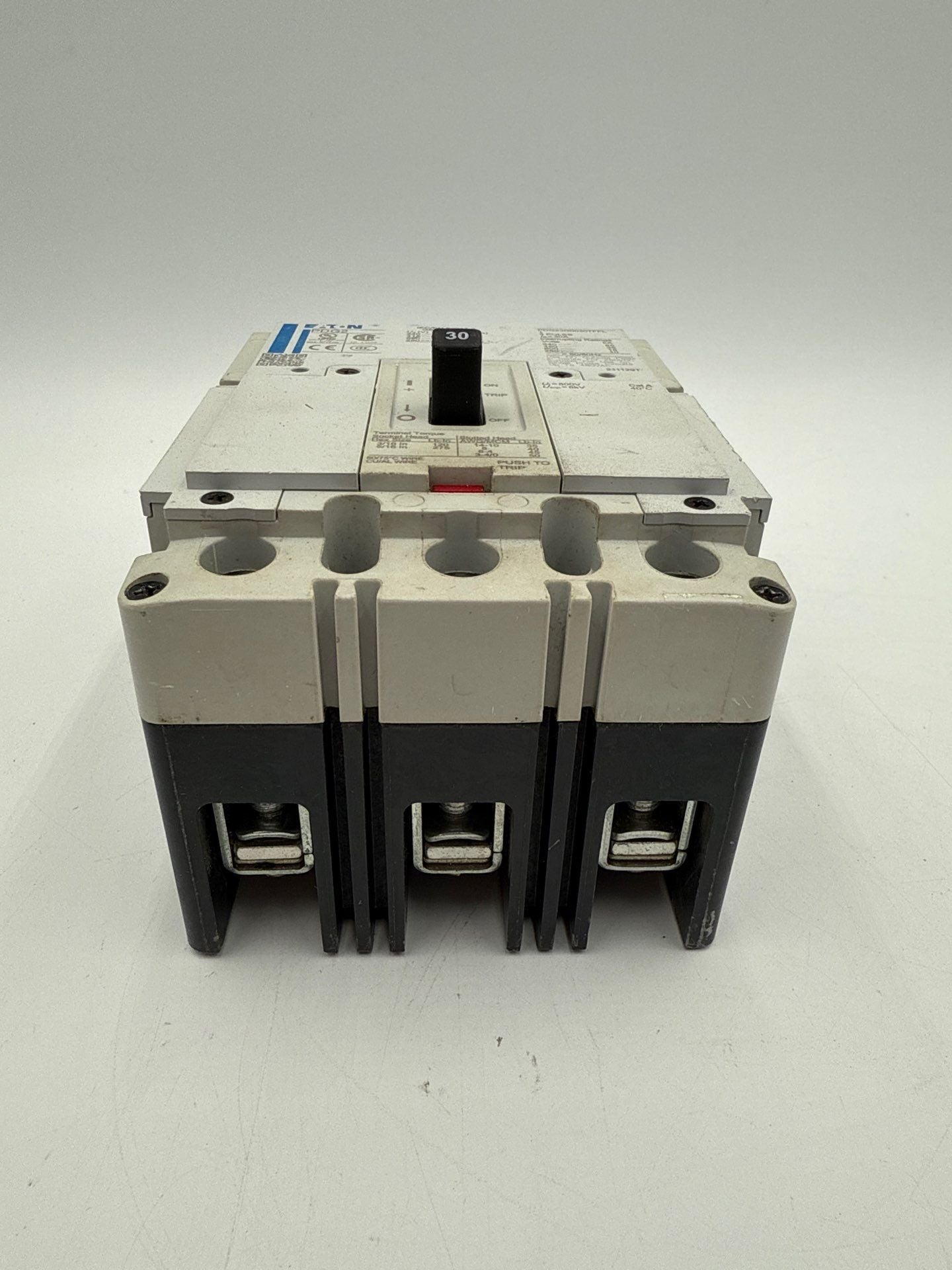 Eaton PDG23G0030TFFL Circuit Breaker 30A 600V 3P Bolt On 30 Amp 3 Pole PDG2 Used