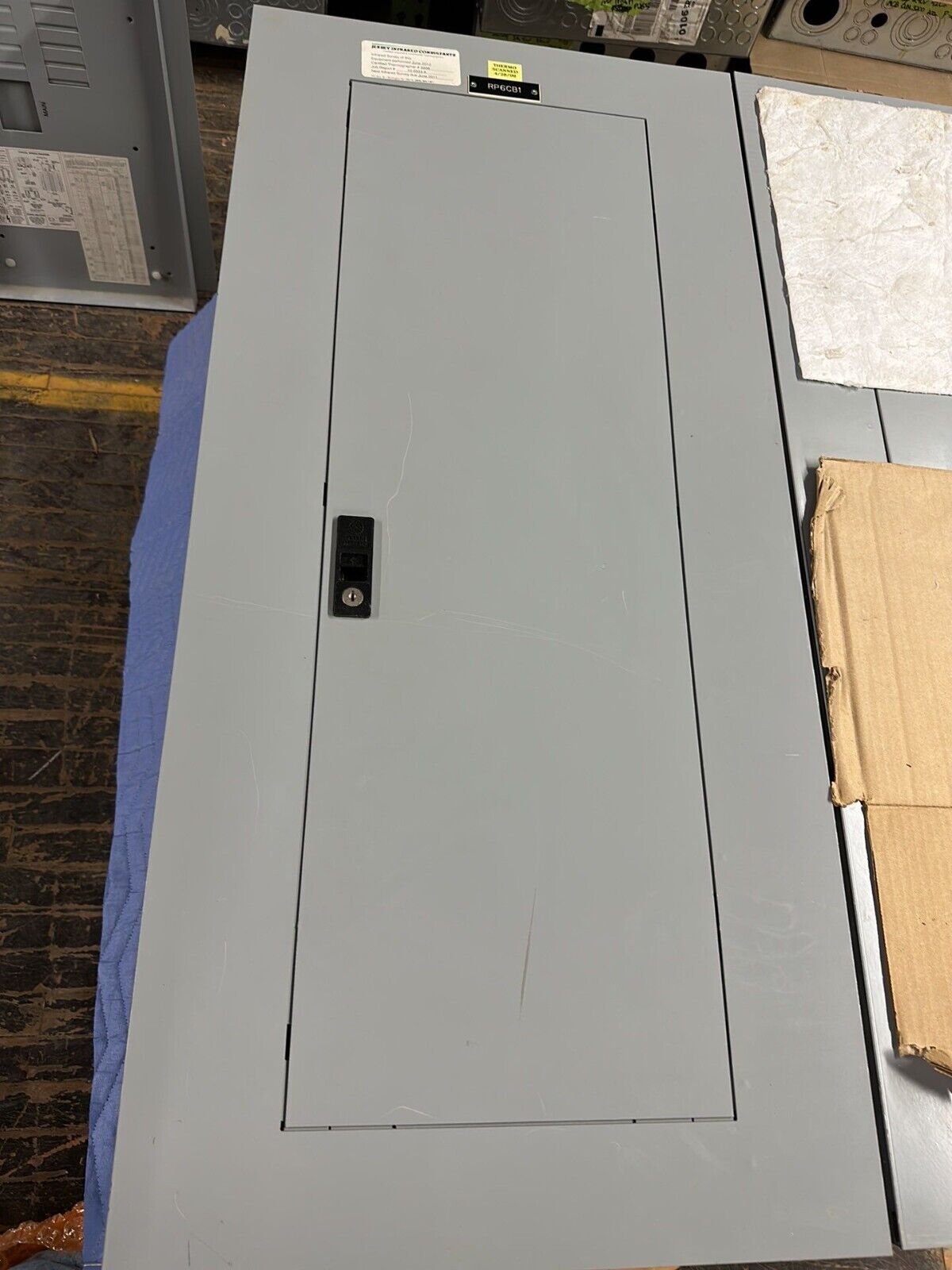 GE AQF3421ABX Panelboard 125A 208Y/120V 3PH 4W 42 CIR MCB THQB32100 Indoor Encl P012 Used