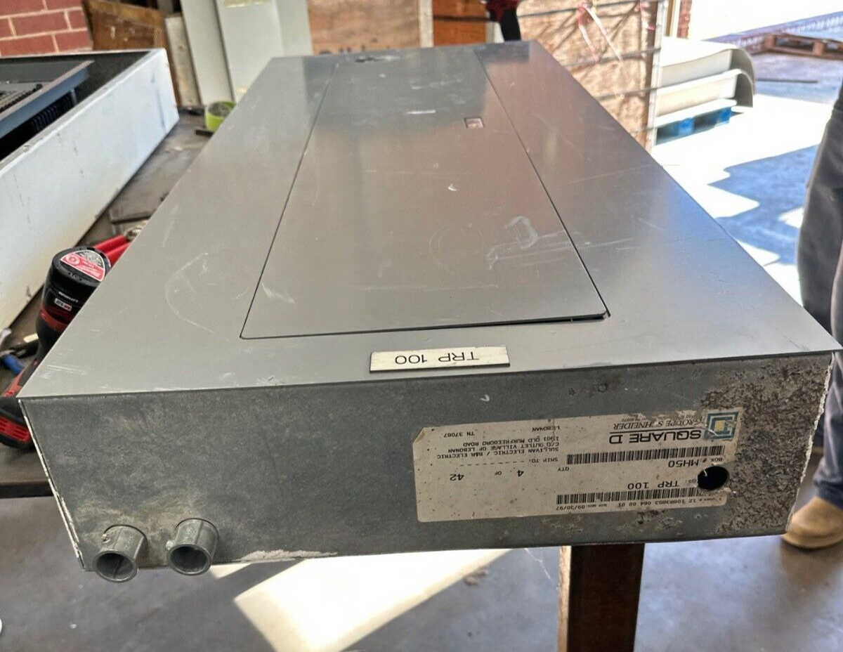 Square D NQOD442M225 NQOD Panelboard 225A 208Y/120V 3PH 4W Indoor Encl MCB 42Cir P338 Used