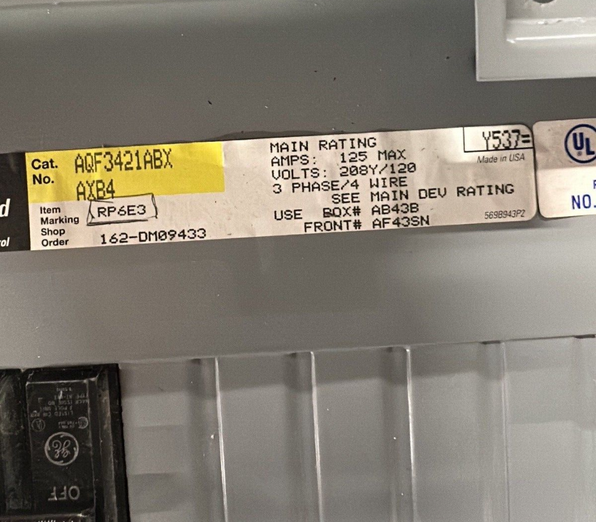 GE AQF3421ABX Panelboard 125A 208Y/120V 3PH 4W 42 CIR MCB Main THQB32100 Indoor P013 Used