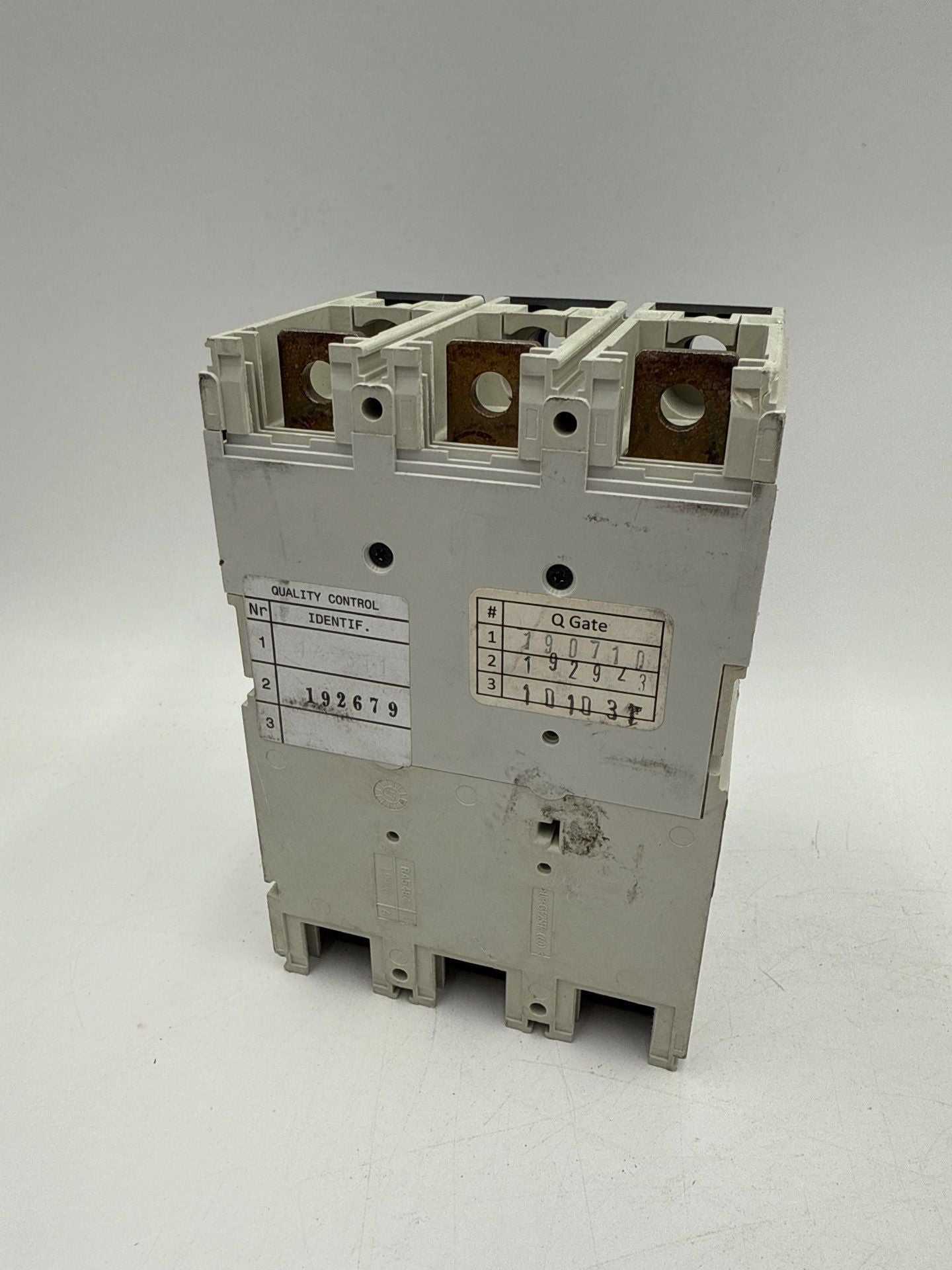 ABB XT4HU3250DFF000XXX Circuit Breaker 250A 3P 600V SACE Tmax XT4H 250 Amp Used