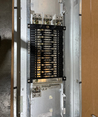 Square D NQOD442L400 Panelboard 400A 3PH 208Y/120V 4W MLO Panel 400 Amp 42 Cir Used