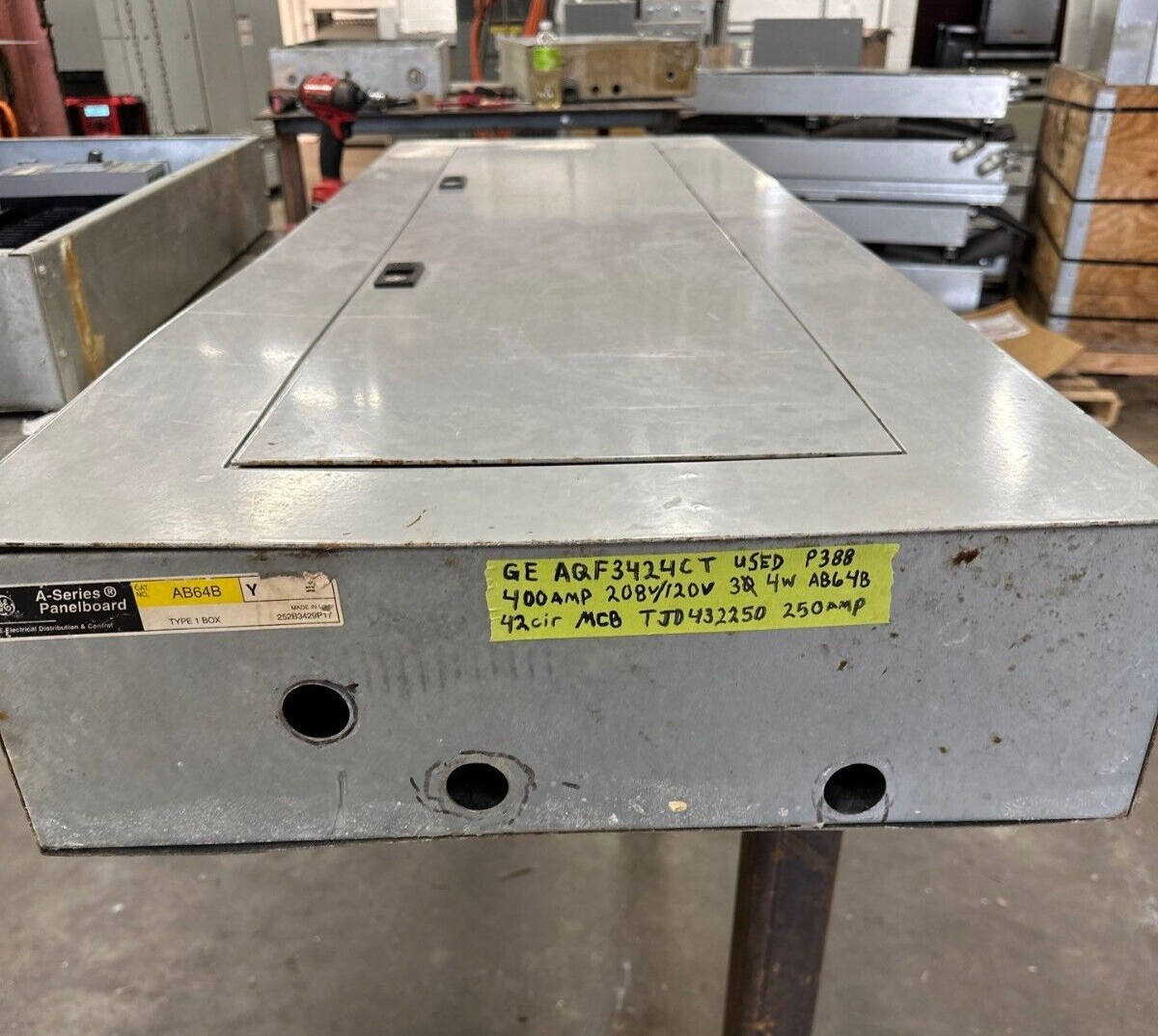 GE PANEL AQF3424CT 400AMP 208/120V 3 PHASE MCB TJD432250 42 CIR NEMA 1 P388 Used