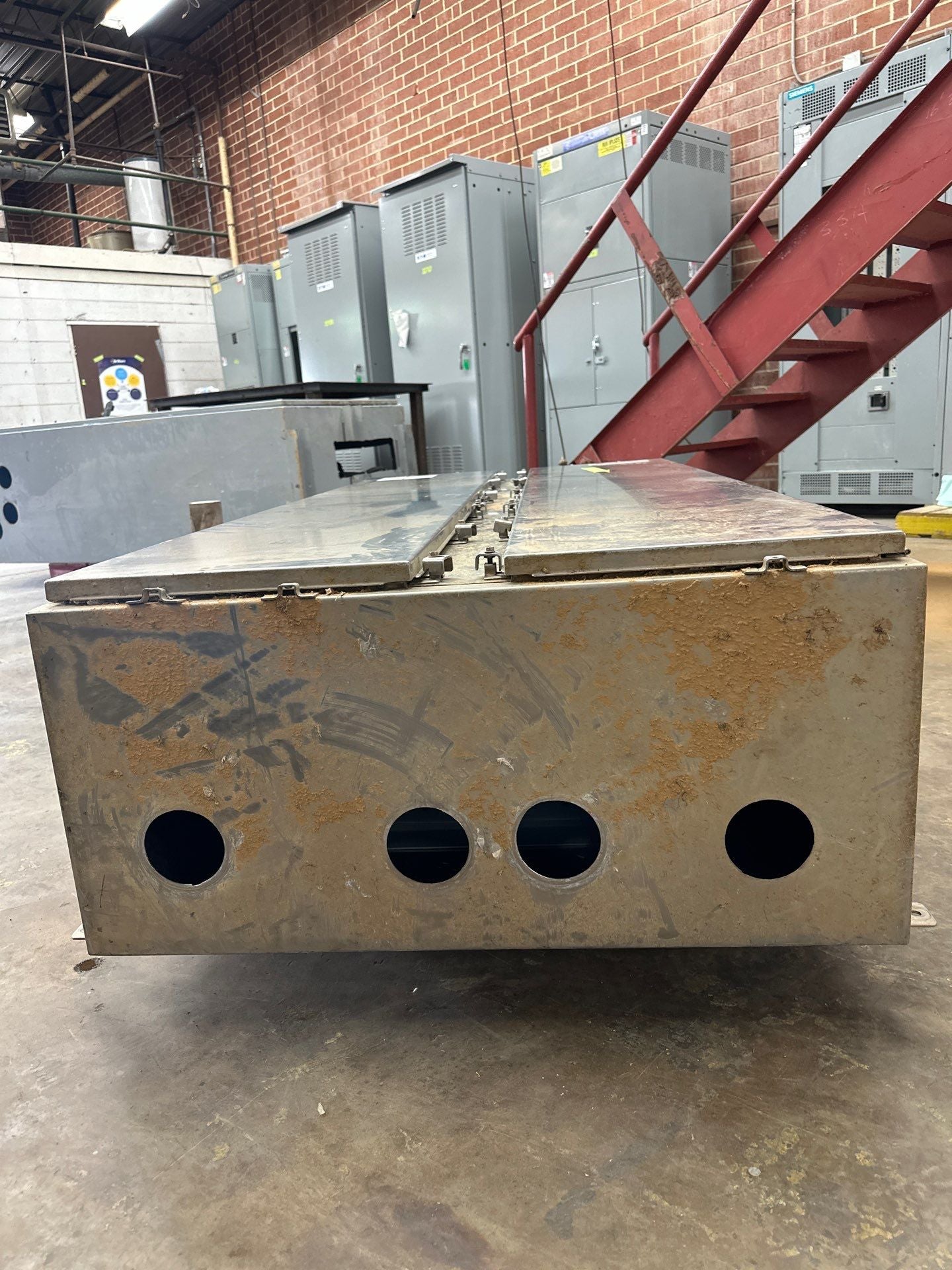 Eaton PRL4 Panelboard MLO S5040256 4X Enclosure