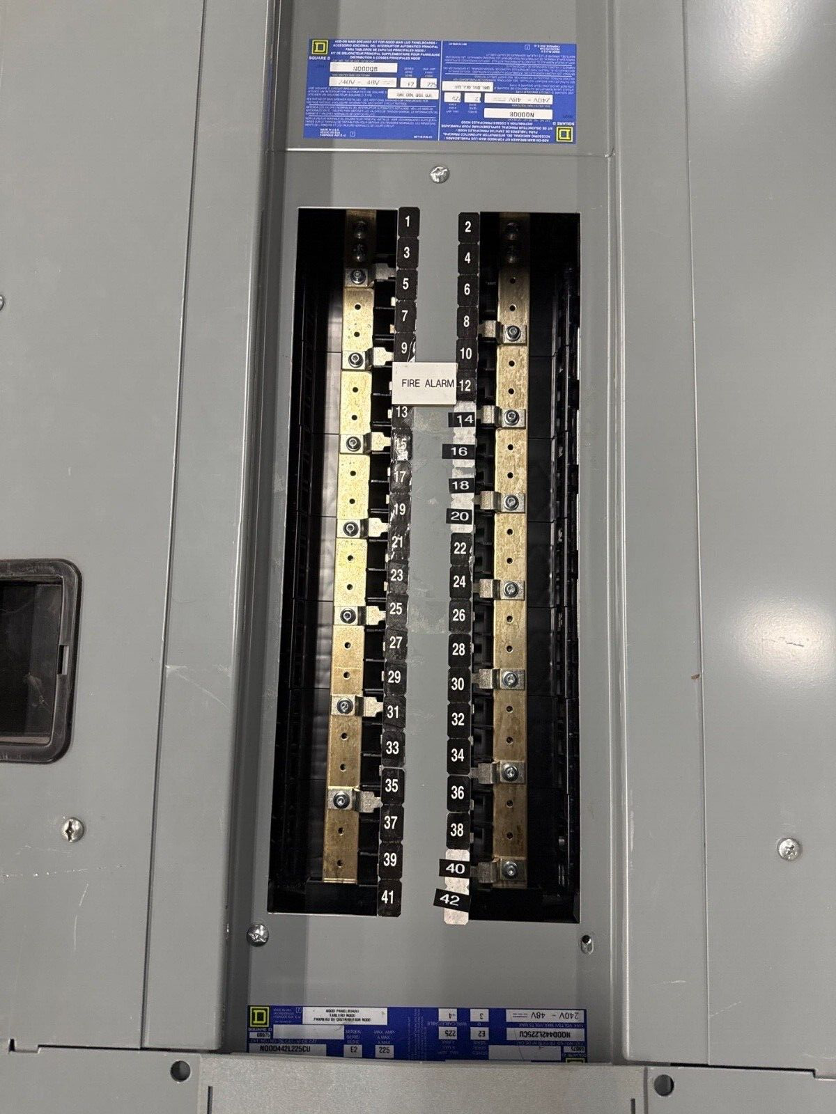 Square D NQOD442L225CU Panelboard 225A 240V 3PH 4W 42 Cir MCB 3R Outdoor Encl P636 Used