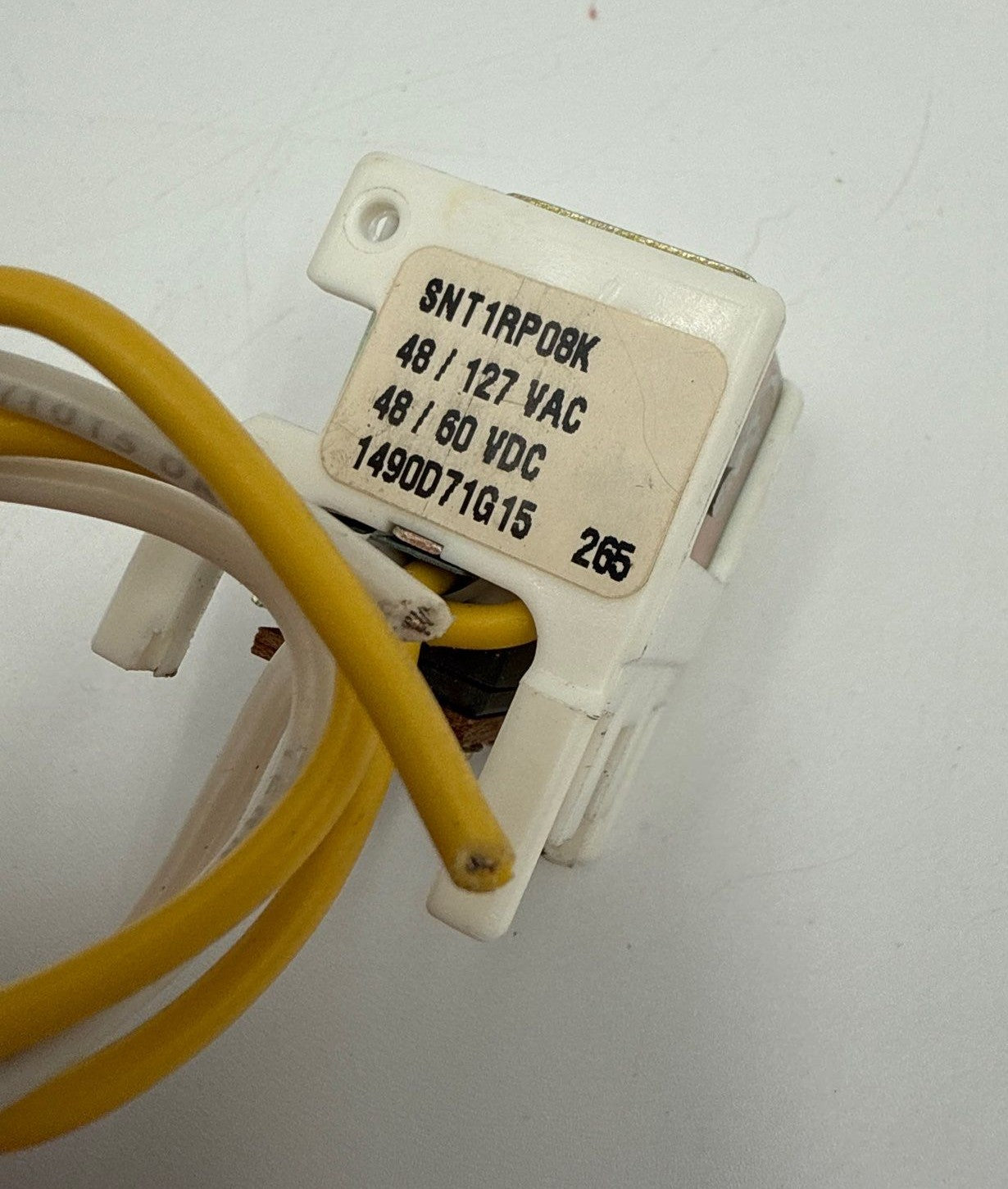 Eaton Cutler-Hammer SNT1RP08K Shunt Trip Device 48-127V AC Right FD EHD ED HFD Used