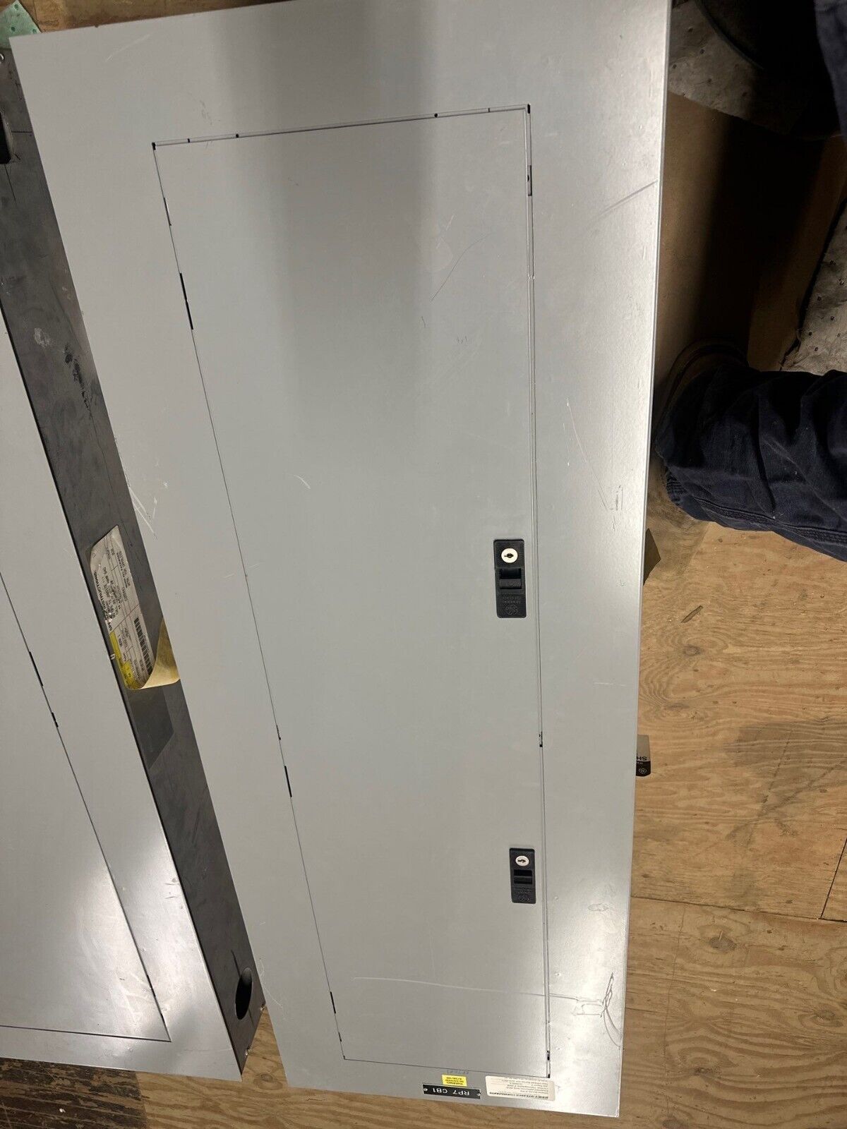 GE AQF3422ABX Panelboard 225A 208Y/120V 3PH 4W Indoor Encl 42 Circuit MCB AB55B P007 Used