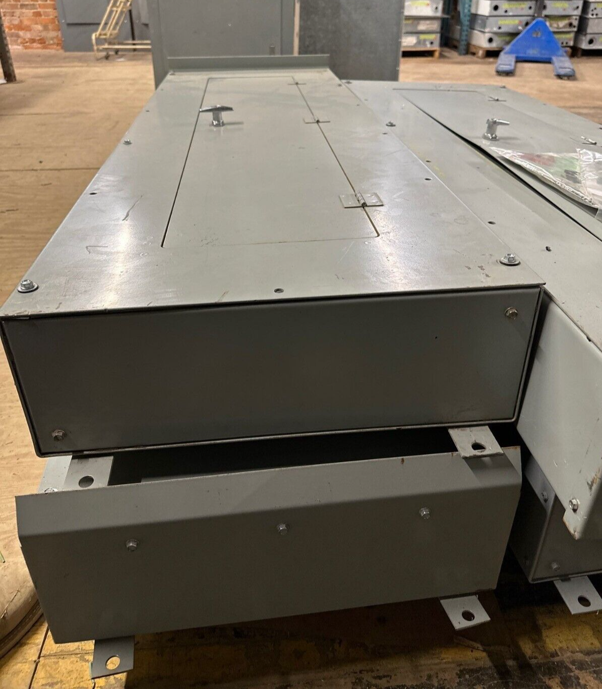 Eaton PRL3A Panelboard 400A 480Y/277V 3PH 4W Main Lug 3R Outdoor Encl MLO 18 Cir P282 Used