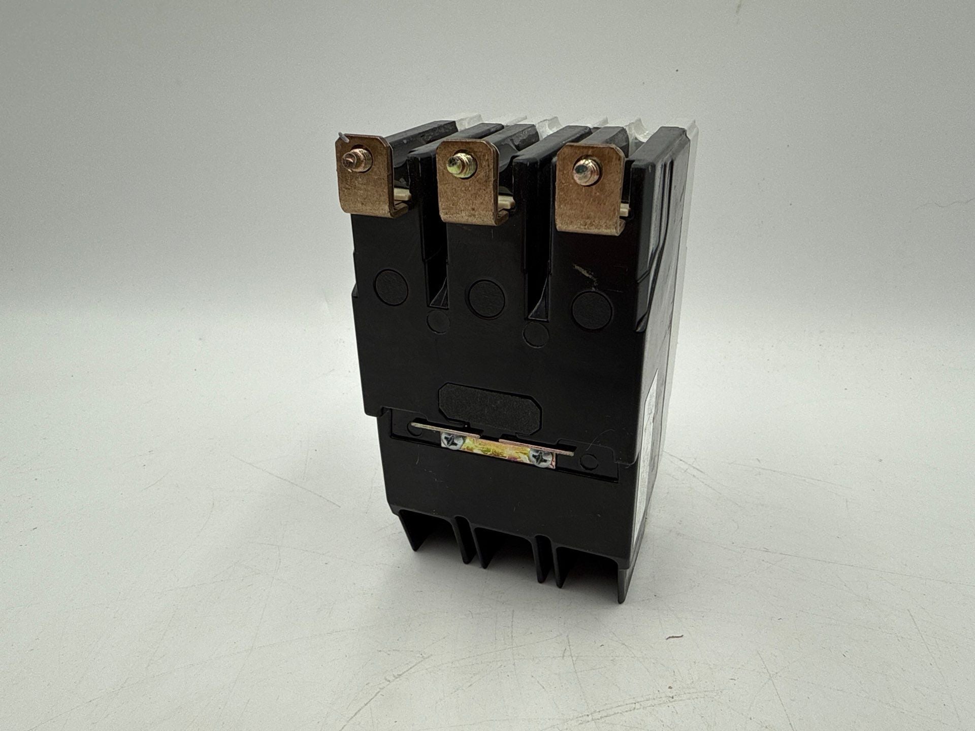 GE TEYD3125B Circuit Breaker 125A 3P 480/277V 3PH TEYD 125 Amp 3 Pole Bolt On Used