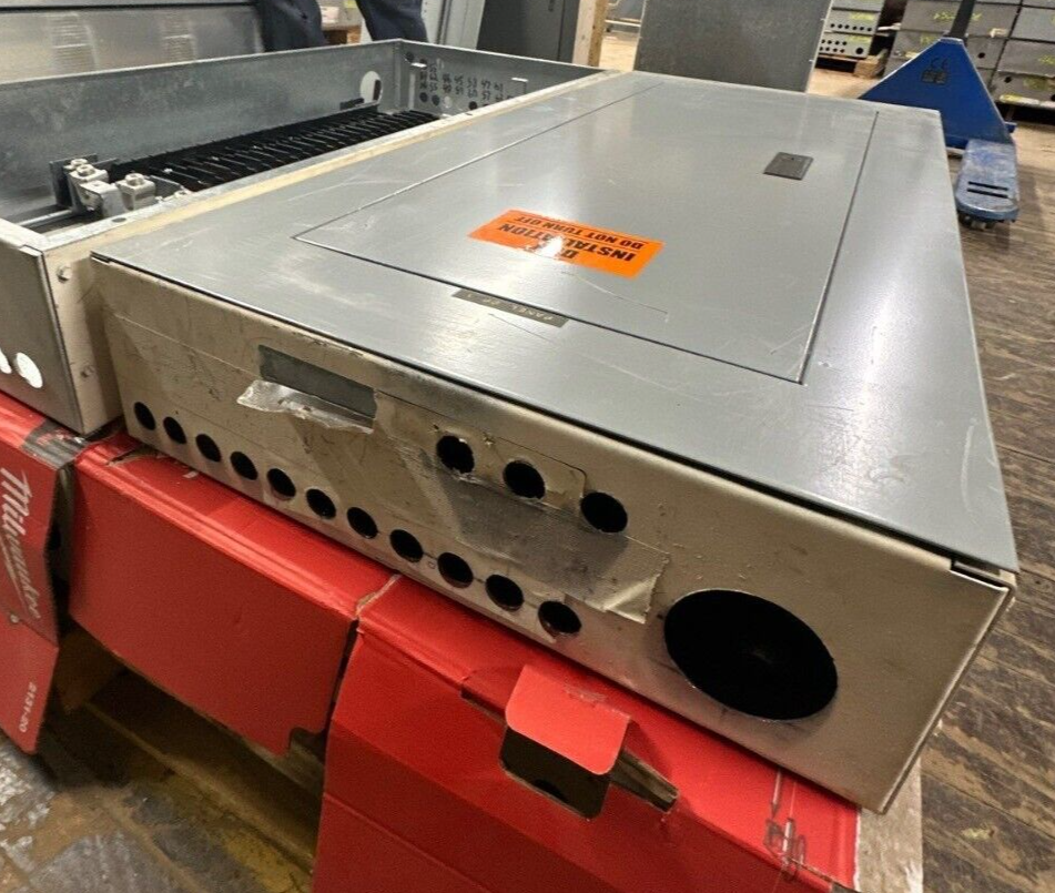 Siemens S1C42ML250ABS S1 Panelboard 250A 208/120V 3PH 4W Indoor Encl 42 Cir MLO P068 Used