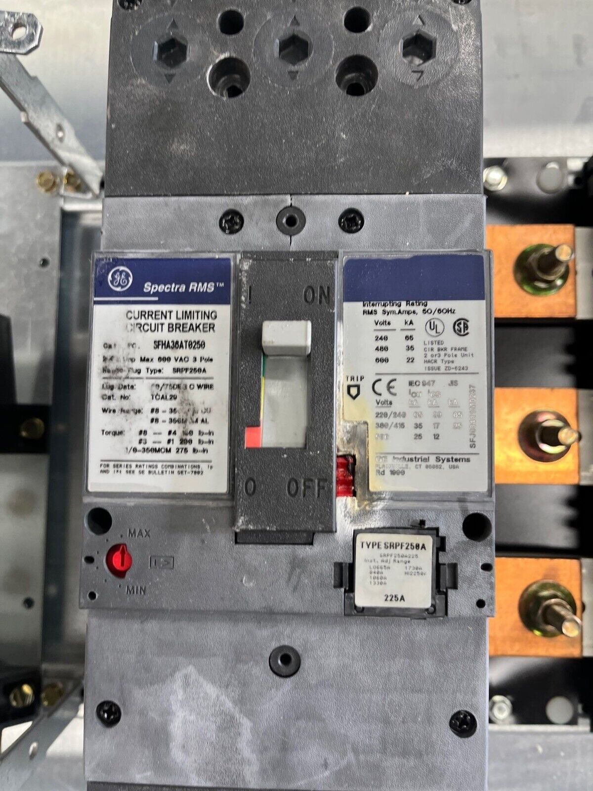 GE AEF3424MBX Panelboard 400A 3PH 480/277V 4W Indoor Encl MLO 42Cir SFHA36AT0250 P588 Used