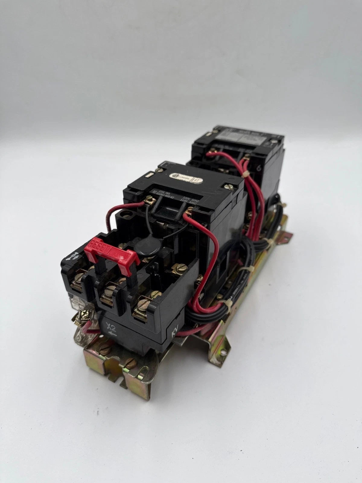 Square D 8736SC07 NEMA Size 1 Reversing Starter Coil 110/120V 27A 3P 600V 10HP Used