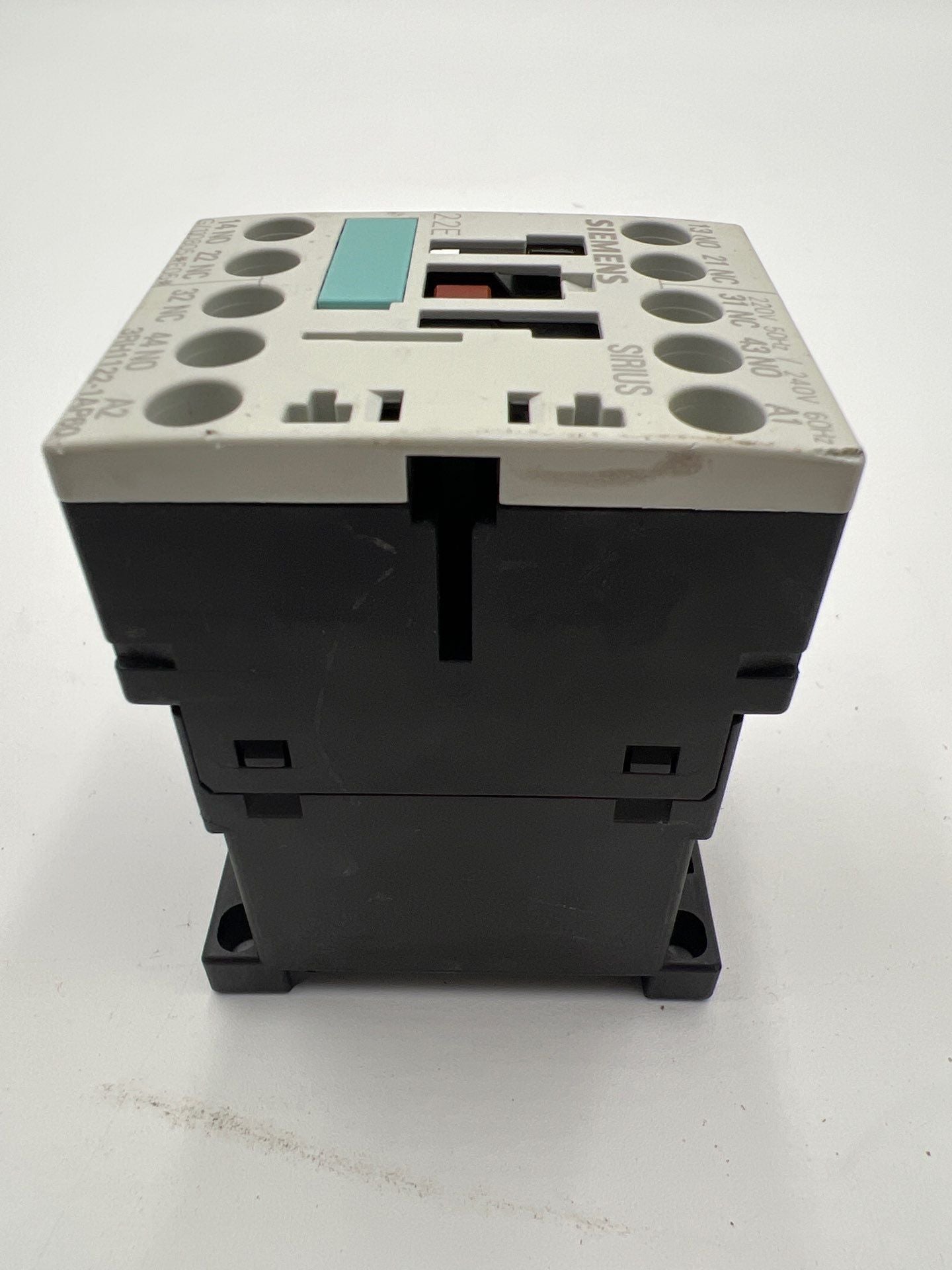 Siemens 3RH1122-1AP60 Used
