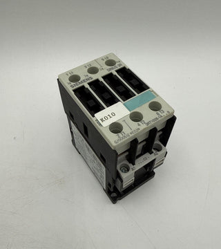 Siemens 3RT1026-1AC20 Contactor Size 0 25A 3P 600V 20HP Max Coil 24VAC Used