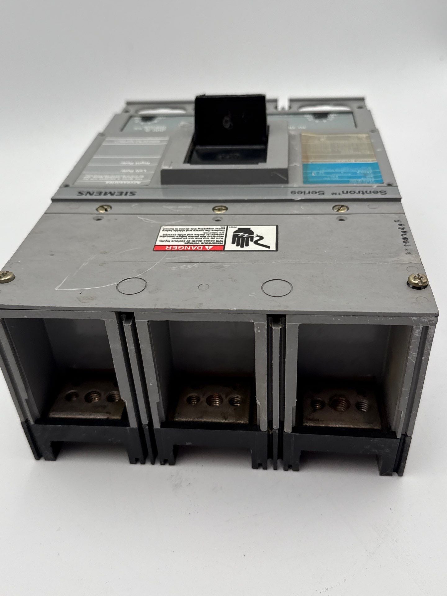 Siemens JXD23B300 Circuit Breaker 300A 3P 240V JXD2-A 300 Amp 3 Pole Used