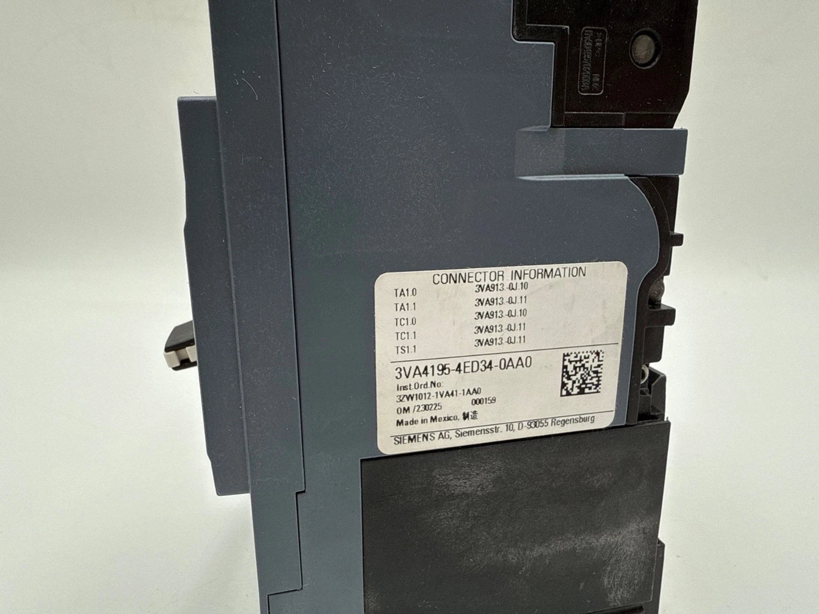 Siemens 3VA4195-4ED34-0AA0 Circuit Breaker 15A 3P 600V 3VA9978-0BL32 Shunt Trip New