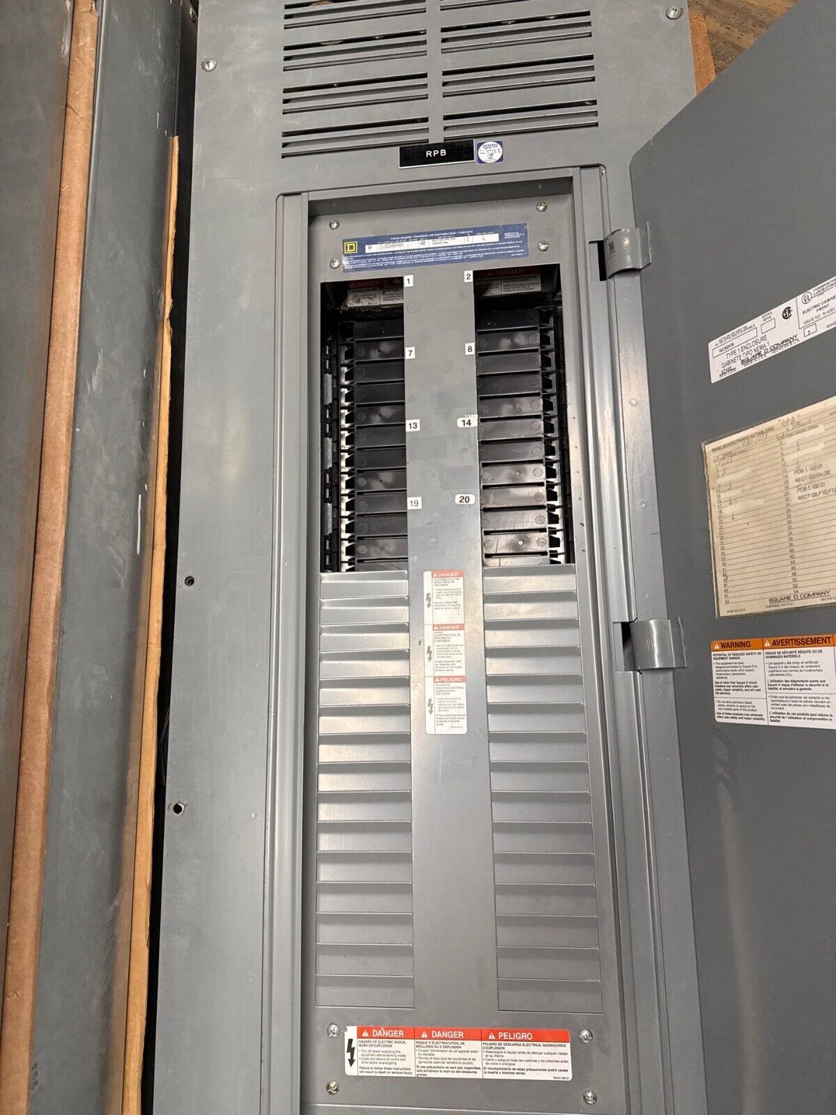 Square D NF Panelboard 400A 600/347V 3PH 4W MLO 54 Circuit Indoor Encl MH62 P564 Used