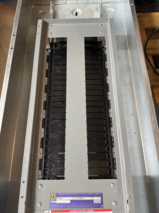 Square D NF442L4C NF Panelboard 400A 600Y/347V 3PH 4W 42 Cir Indoor Encl MLO P657 New