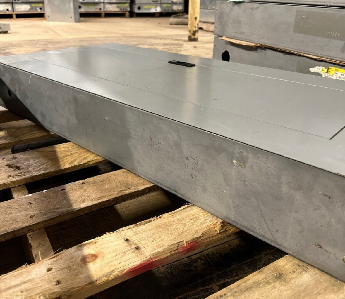 GE AQF3421ABX Panelboard 125A 208Y/120V 3PH 4W 42 CIR MCB MAIN THQB32100 NEMA 1 P027 Used