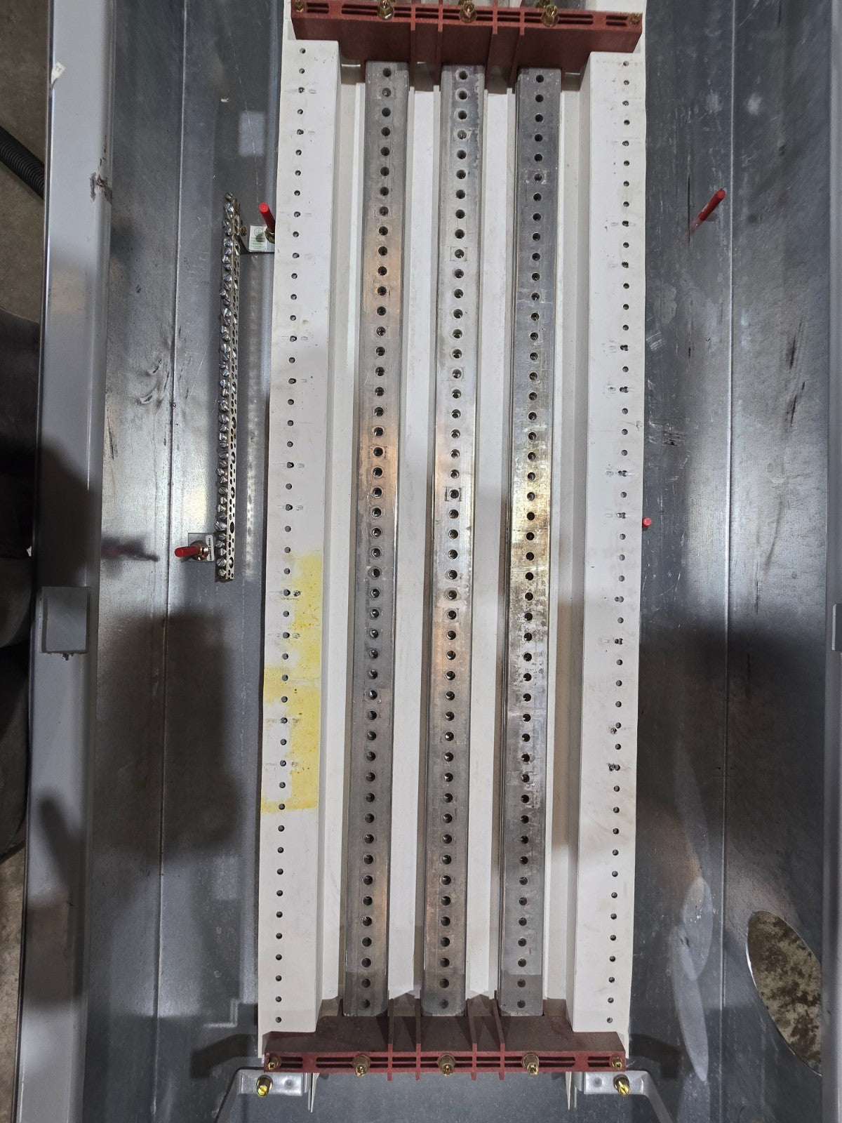 Eaton PRL3A Panelboard 600A 480V 3PH 3W MLO 600 Amp Panel EZB2060R Indoor Encl Used