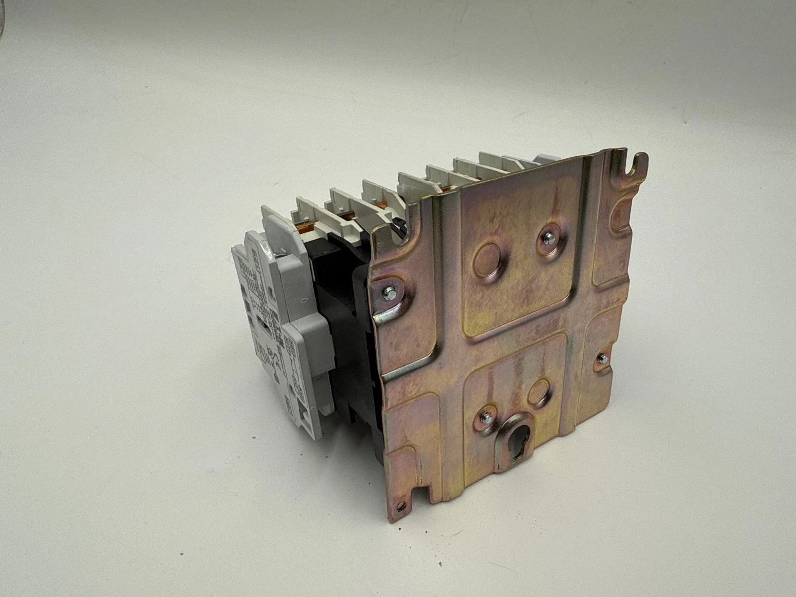 Eaton CN55BN3 Reversing Contactor NEMA Size 0 18A 3P 5HP Coil 110/120V CN55BN3AB Used