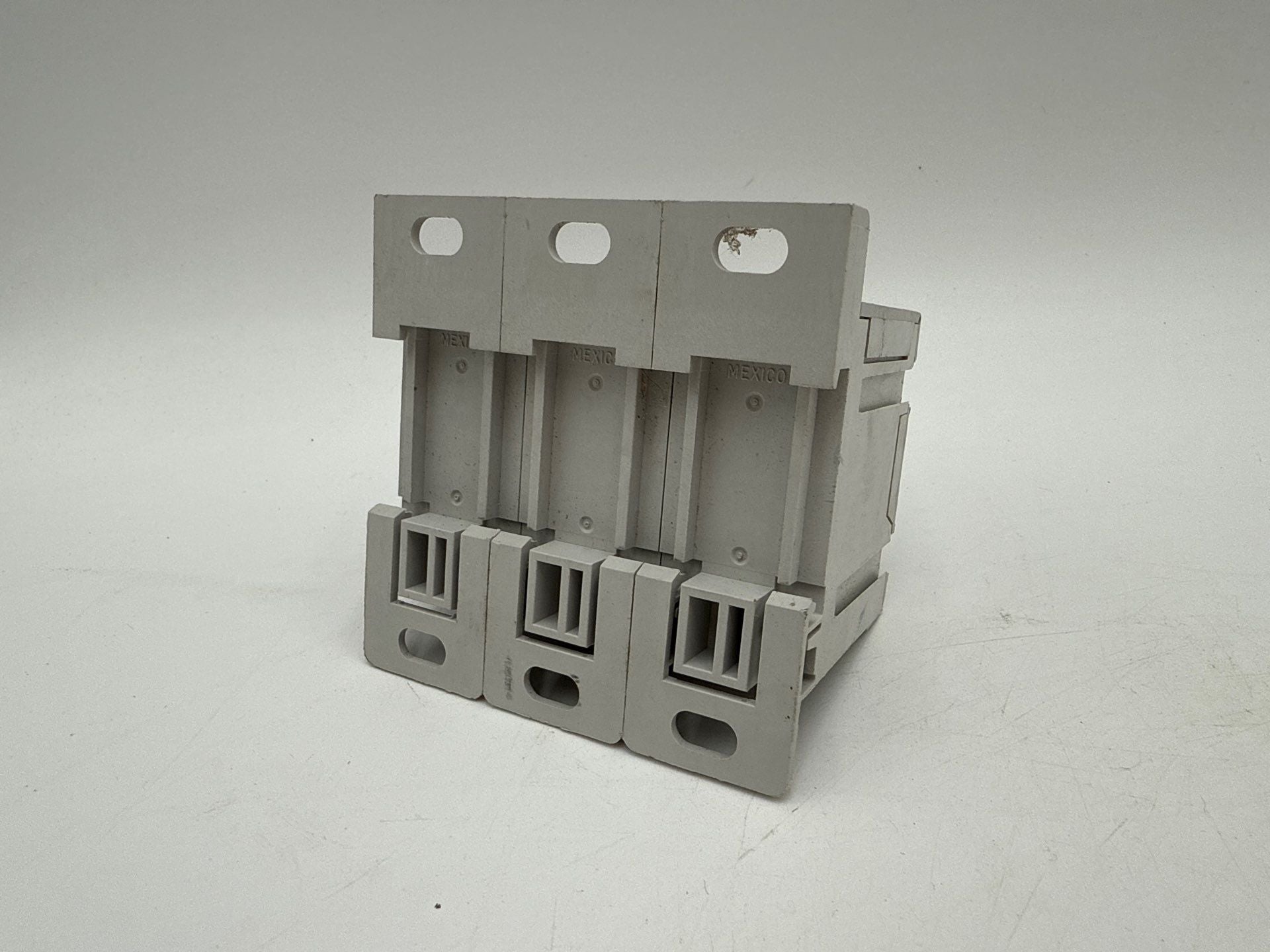 Ferraz Shawmut FSPDB2A Finger-Safe Power Distribution Block 600VAC 175A Used