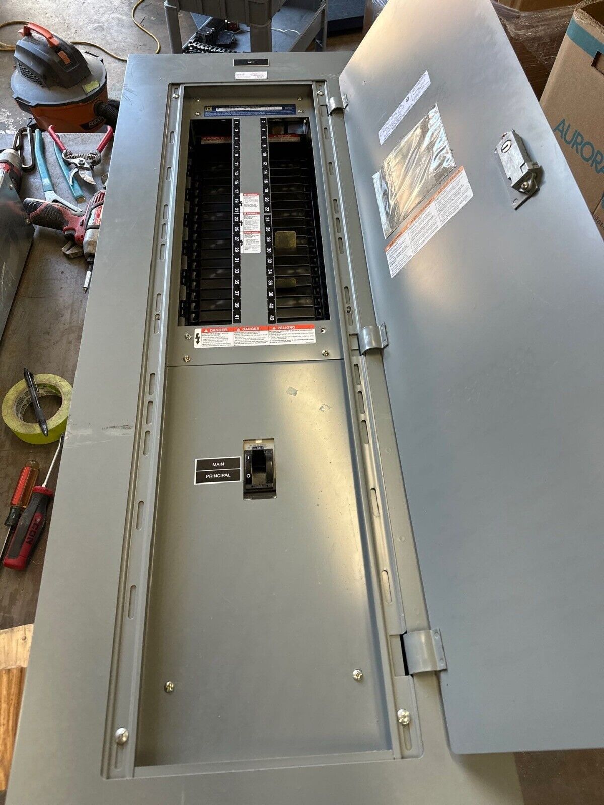 Square D NF Panelboard 250A 600V 3PH 3W 42 Circuit Indoor Encl MCB KAL36200 Main P004 Used