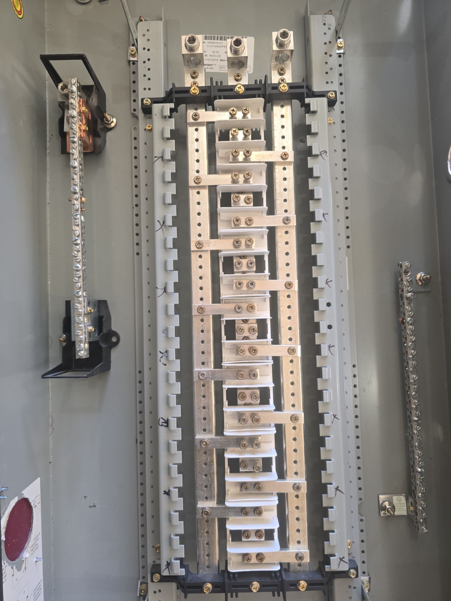 Eaton PRL1A Panelboard 225A 208Y/120V 3PH 4W 42 Space 3R Encl MLO Outdoor Used