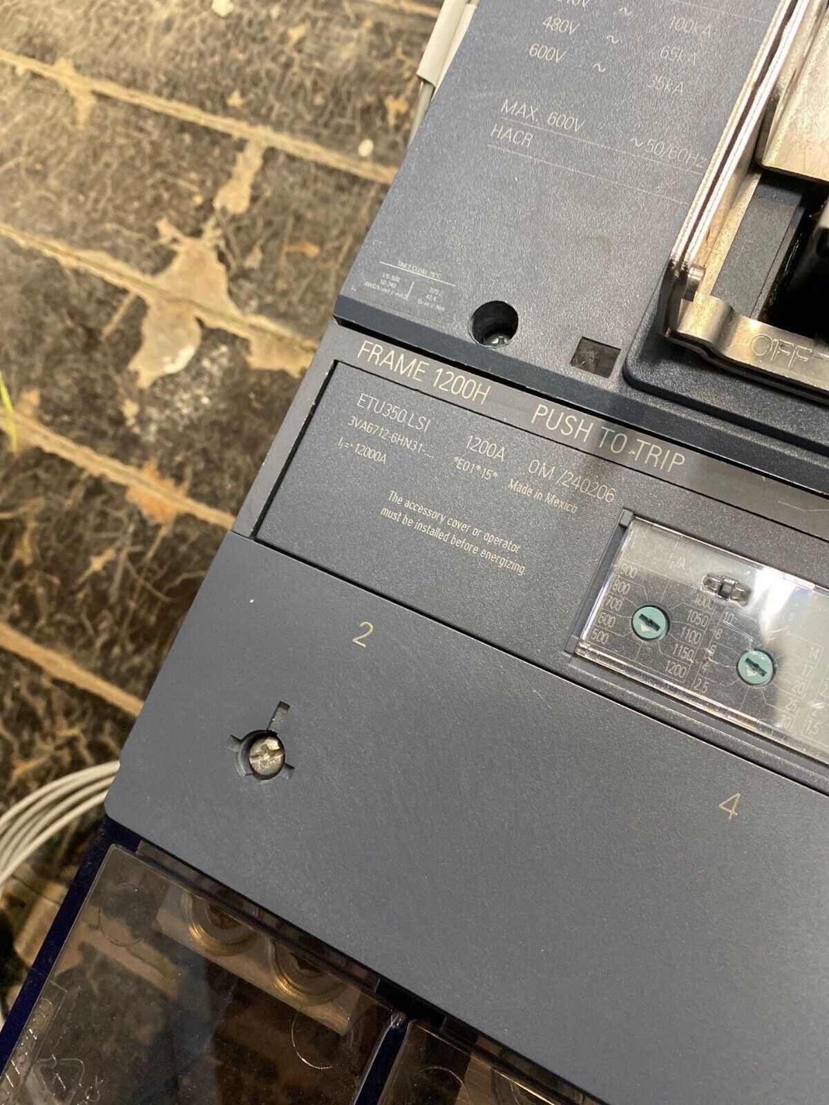 Siemens 3VA6712-6HN31-0AA0 Used