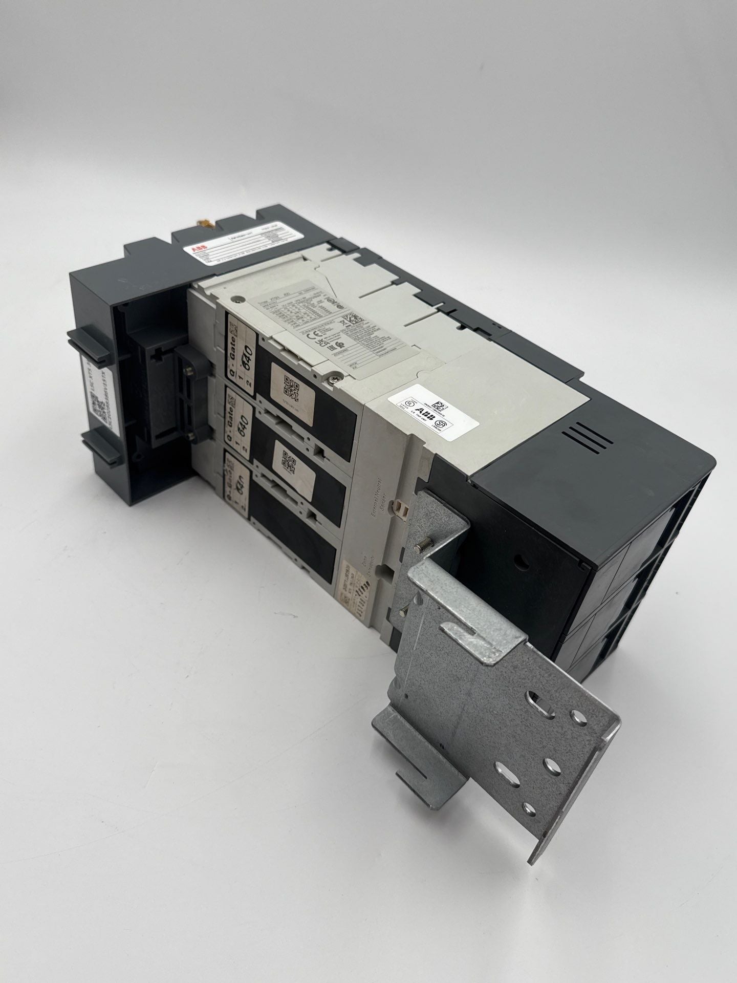 ABB XT5NU340AFYN000XXX ReliaGear Circuit Breaker 400A 3P 600V XT5N 400 400 Amp New