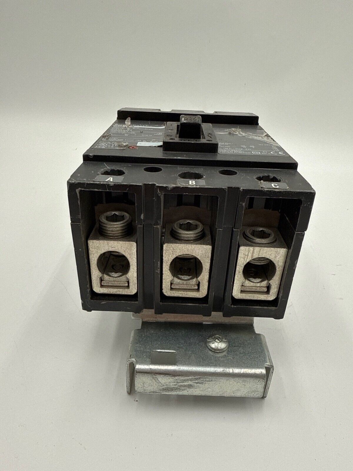 Square D QGA32225 Used